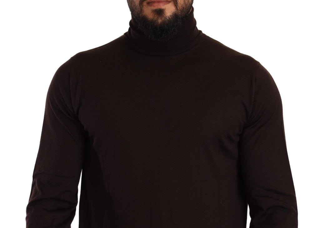 Pull en cachemire marron Dolce & Gabbana, chandail à col roulé élégant avec texture douce et design classique.