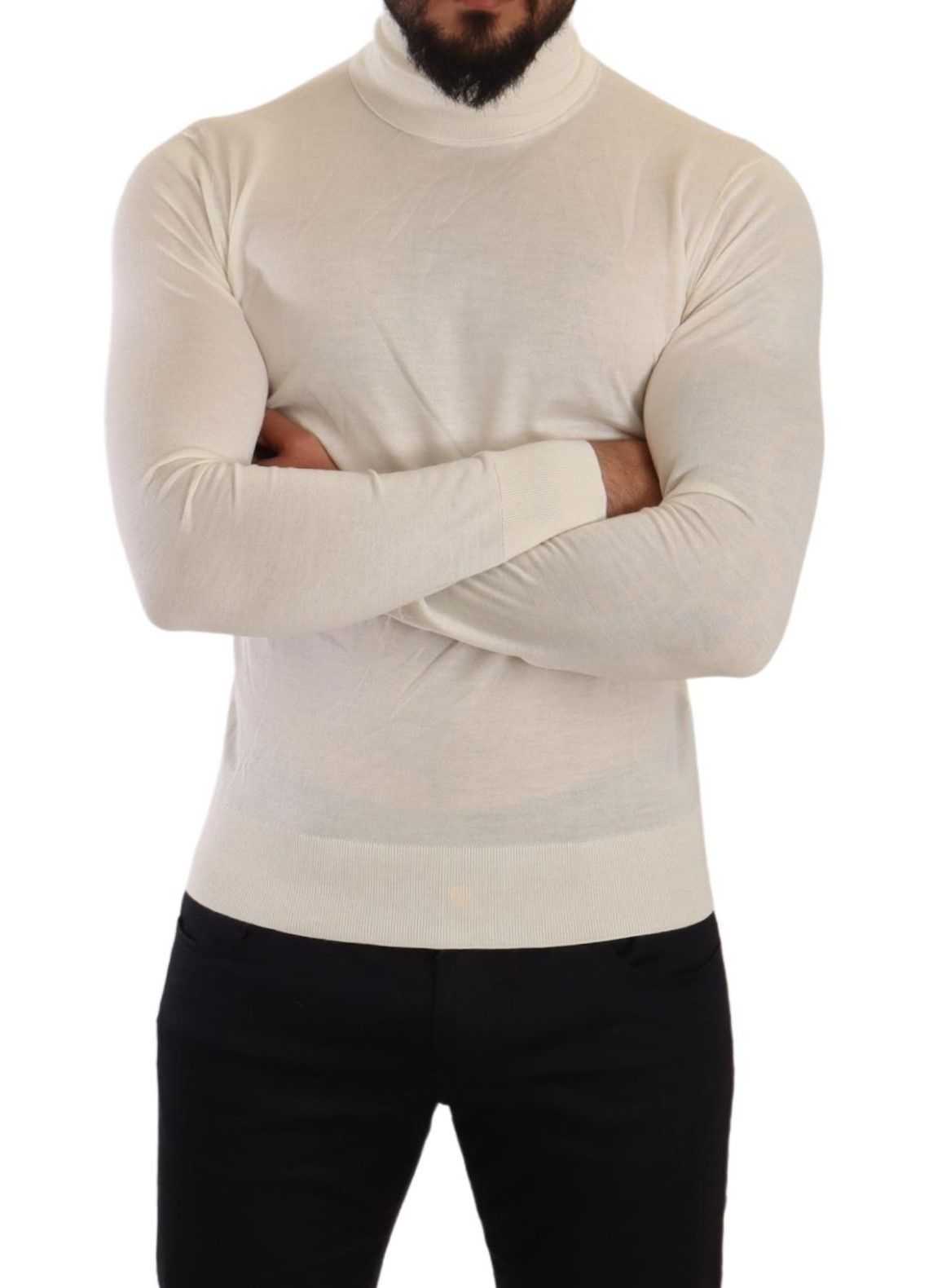 Pull en cachemire crème Dolce & Gabbana à col roulé, doux et élégant, visible en gros plan sur l’image.
