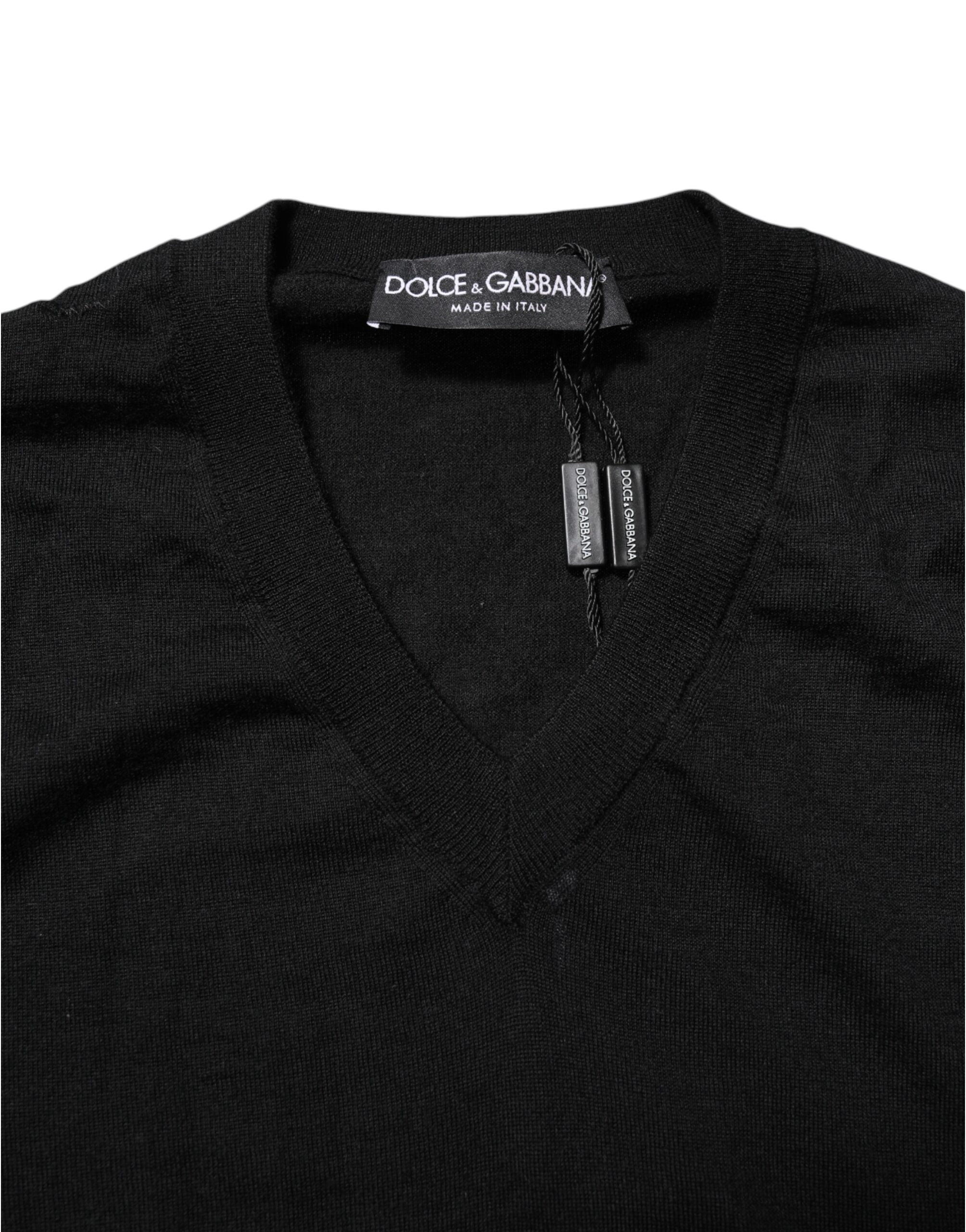 Pull Dolce & Gabbana gris foncé avec logo brodé, léger et confortable, vue de face.