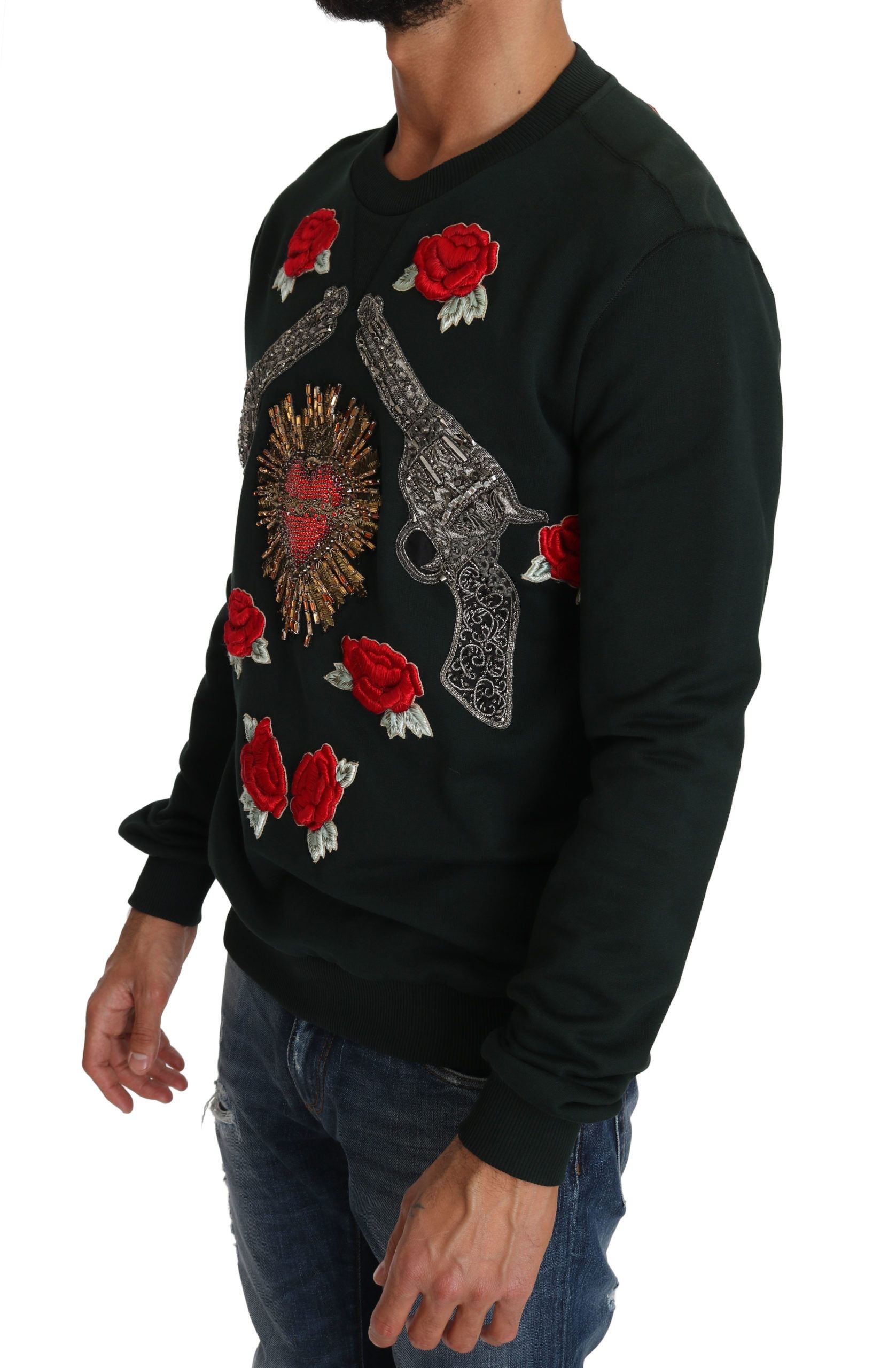 Pull Dolce & Gabbana en laine vert avec cœur en cristal, roses brodées et détails en métal, style élégant et sophistiqué.