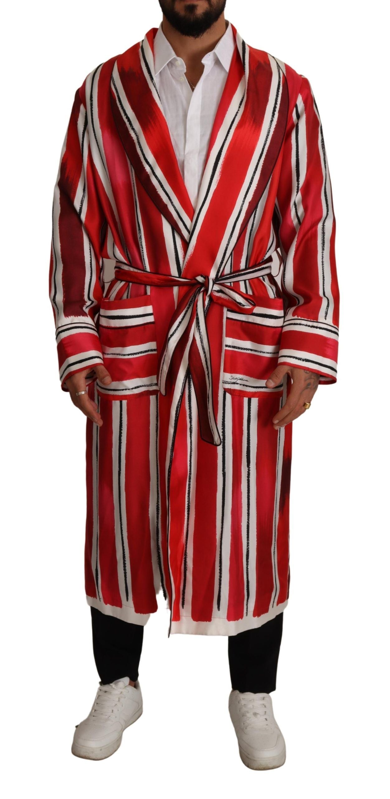 Robe de nuit homme Dolce & Gabbana en soie rouge et blanche à rayures, élégante et confortable.