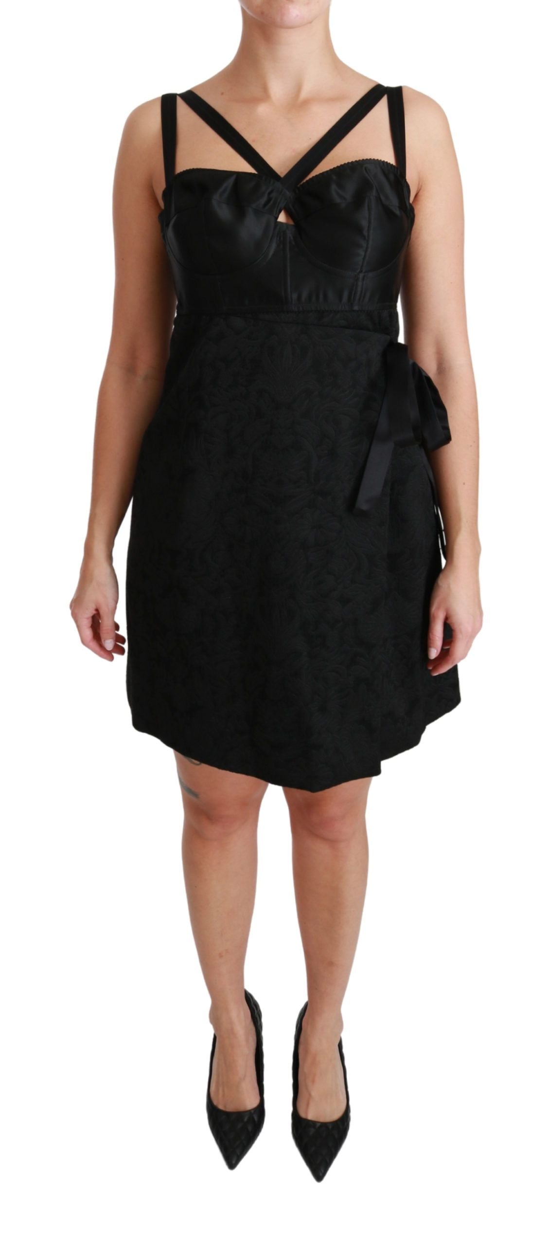 Robe courte en satin jacquard noir de Dolce & Gabbana, stretch et élégante, pour une silhouette sophistiquée.