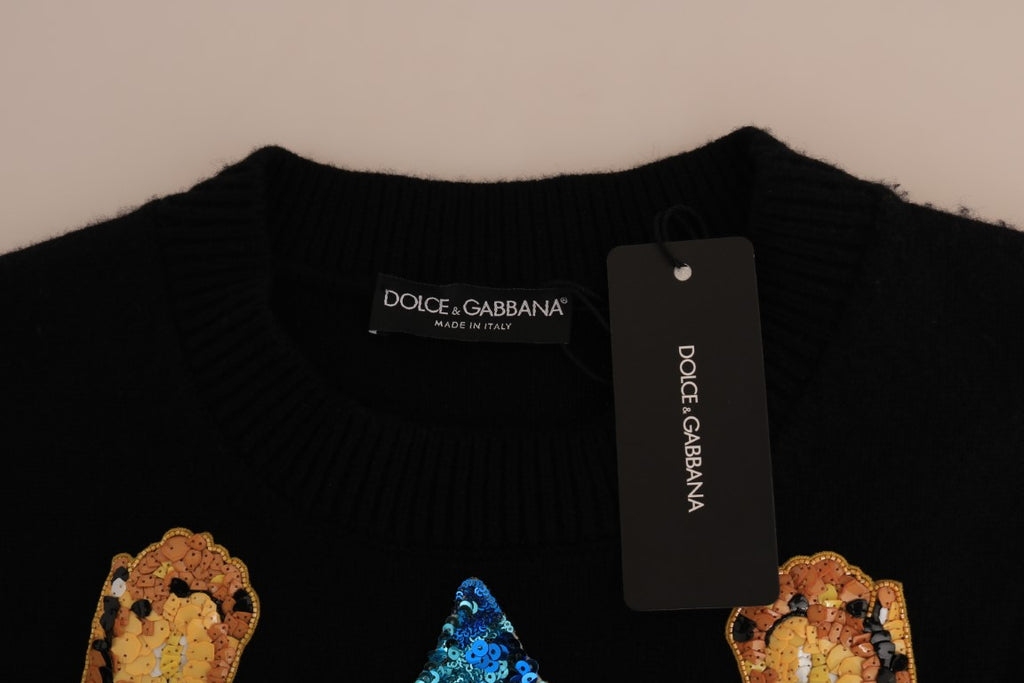 Pull en cachemire noir Dolce & Gabbana Fairy Tale Crystal, élégant avec détails en cristal, porté sur un mannequin.
