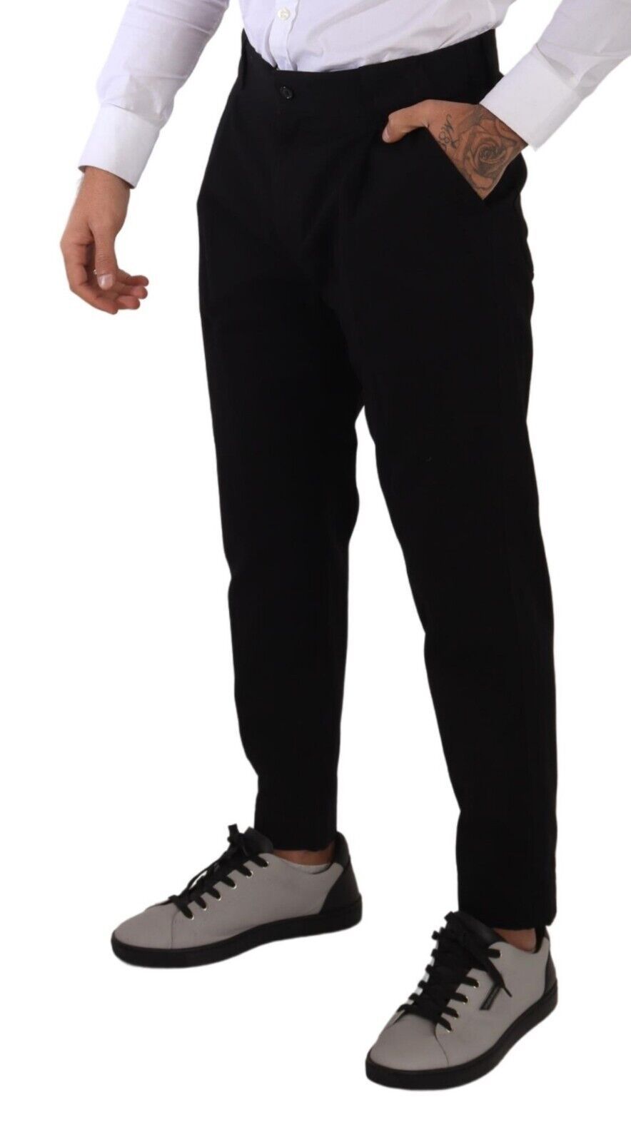 Pantalon chino en coton stretch noir de Dolce & Gabbana, ajusté et élégant, pour un style chic et décontracté.