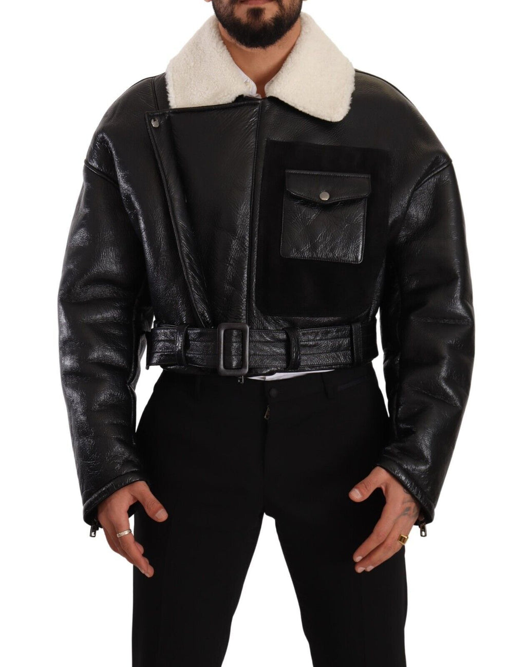 Veste en cuir noir Dolce & Gabbana avec doublure en shearling, style motard, côté avant montrant la fermeture éclair et les détails.