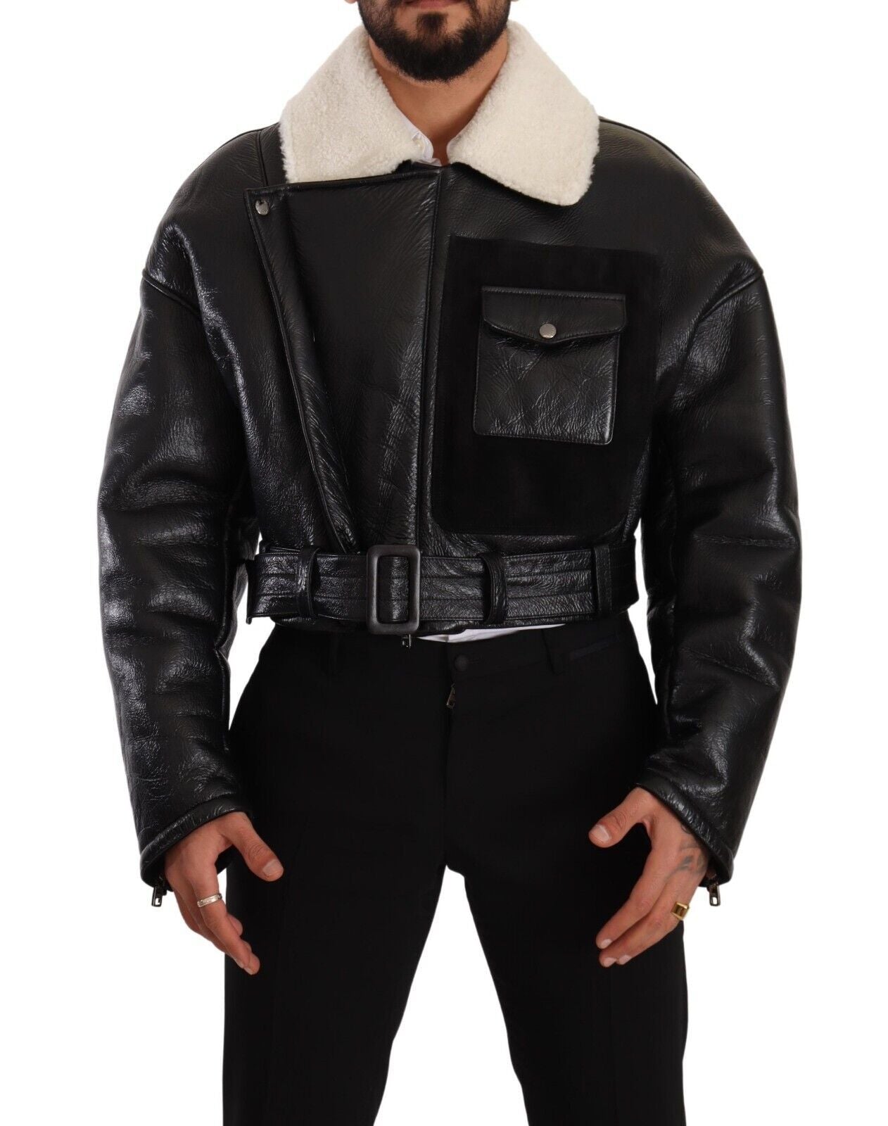 Veste en cuir noir Dolce & Gabbana avec doublure en shearling, style motard, côté avant montrant la fermeture éclair et les détails.