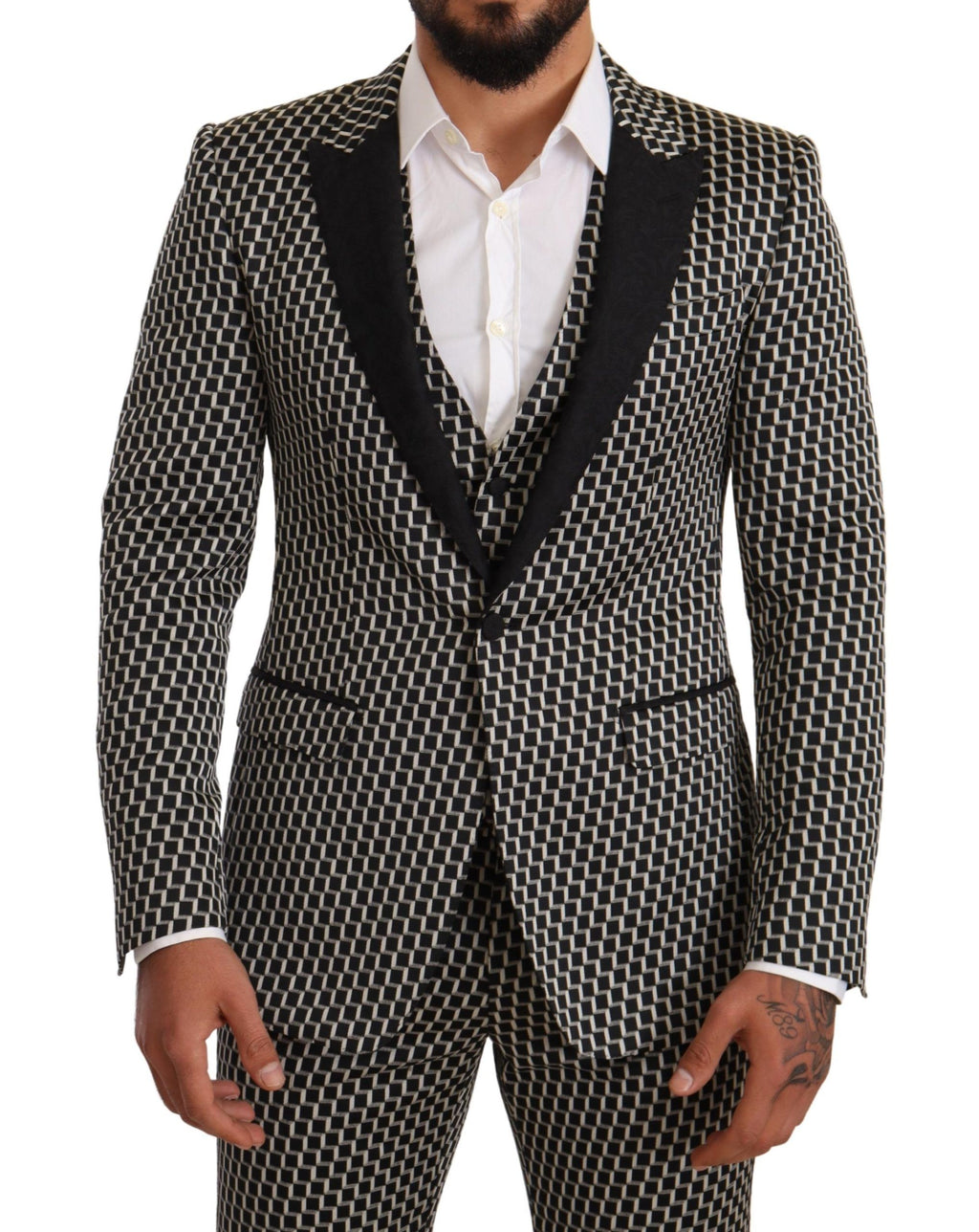 Veste, pantalon et chemise à carreaux noir et blanc de la gamme Martini de Dolce & Gabbana, élégants vêtements pour homme.