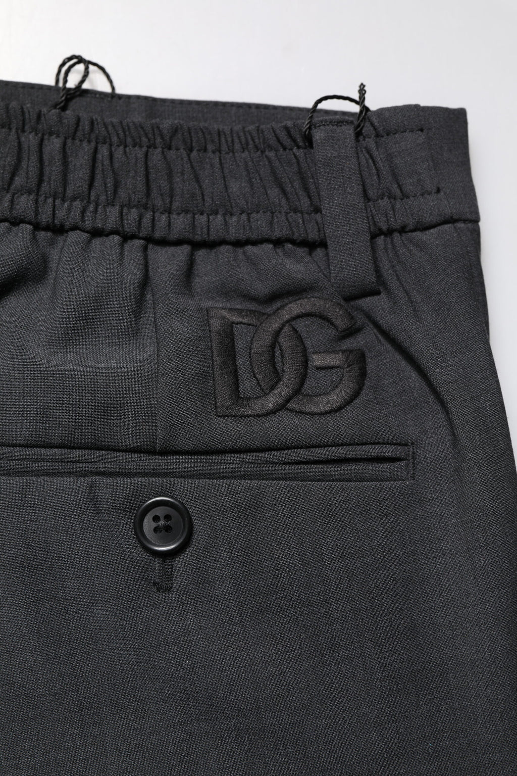 Pantalon noir en laine Dolce & Gabbana, pantalon slim formel pour femme, détail élégant et tissu de haute qualité.