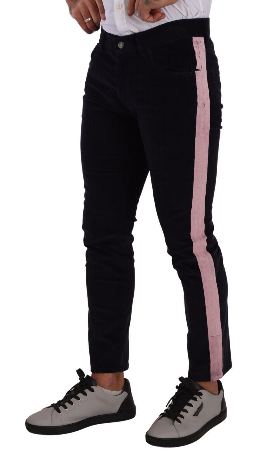 Jean skinny en coton stretch bleu en velours côtelé de Dolce & Gabbana, ajusté et tendance, visible en gros plan.