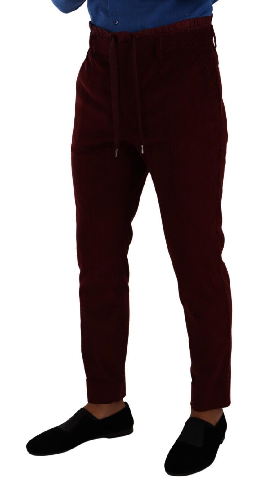 Pantalon de costume homme en velours bordeaux Dolce & Gabbana, style formel, pantalon élégant pour occasion spéciale.
