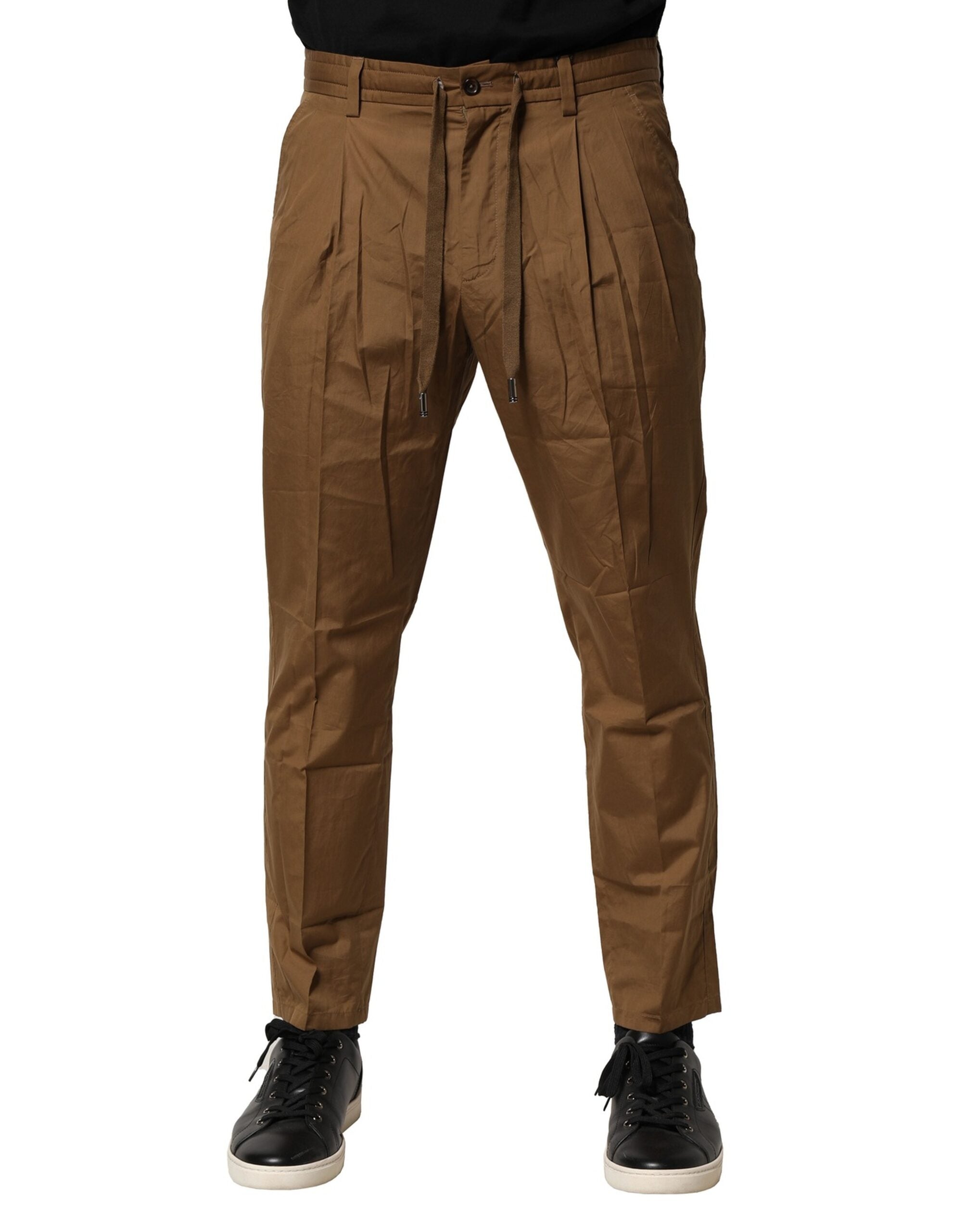 Pantalon chino marron pour homme de Dolce & Gabbana, coupe mi-hauteur en coton, style élégant et décontracté.
