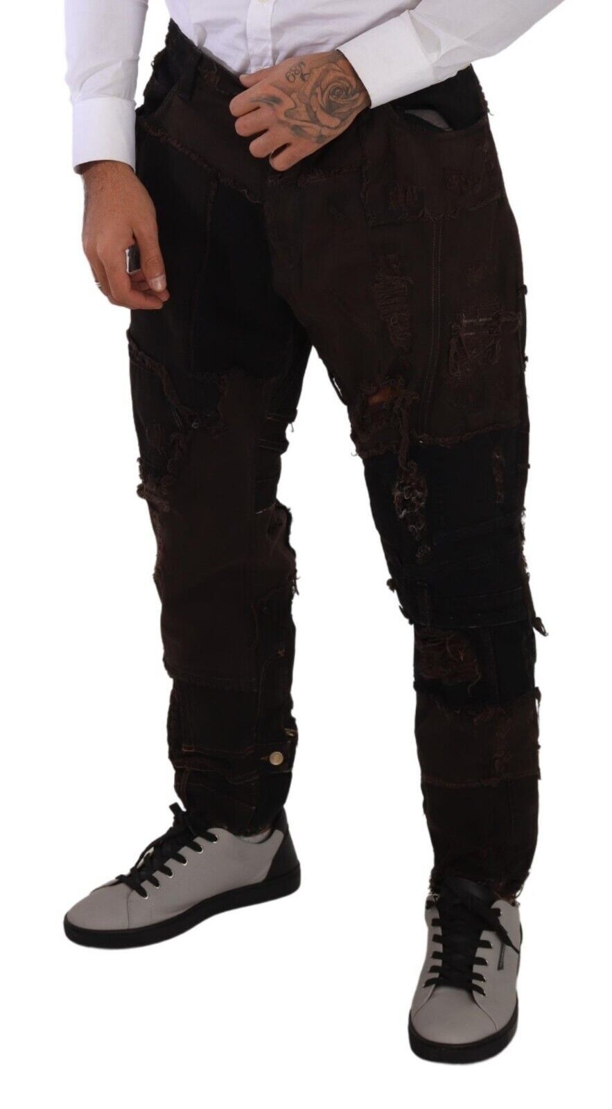 Jeans en denim marron Dolce & Gabbana en coton, style déchiré et coupe régulière, mode élégante et décontractée.