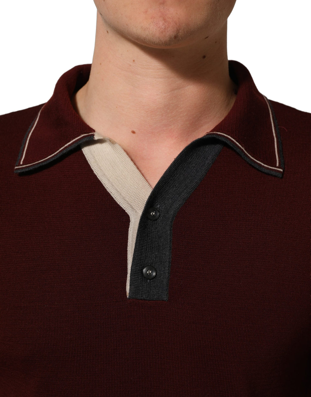 Pull en laine bordeaux Dolce & Gabbana, pull-over Henley chaud et confortable, style élégant et décontracté.