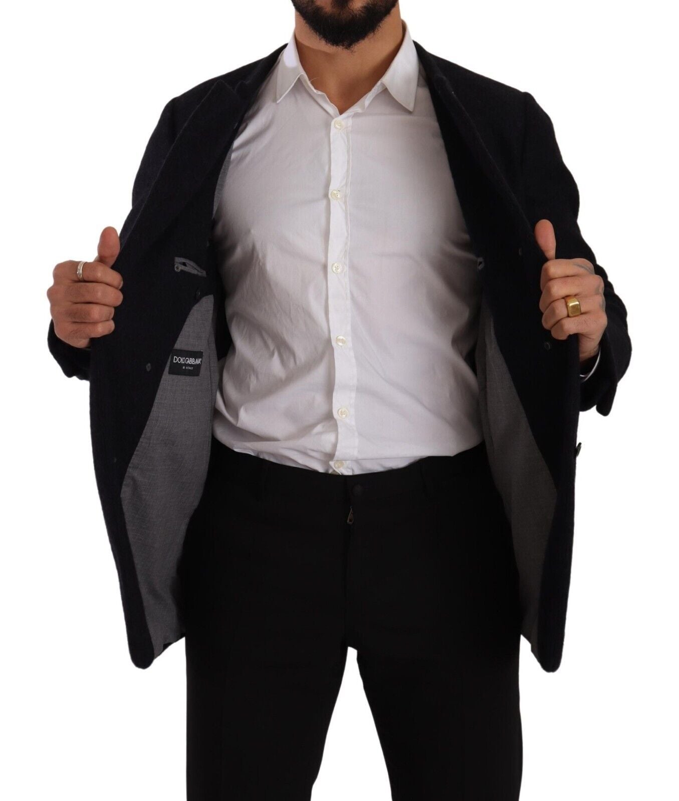 Manteau homme en alpaga gris Dolce & Gabbana avec boutons, veste élégante et chaude, portée sur un mannequin.
