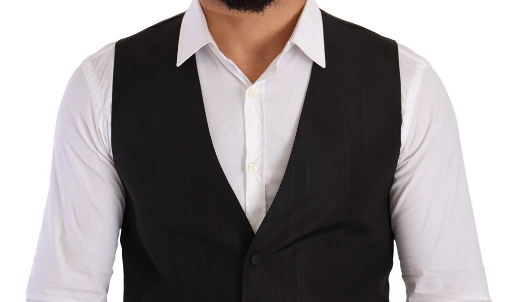 Gilet en soie gris à coupe slim fit de Dolce & Gabbana, veste formelle élégante et sophistiquée pour homme.