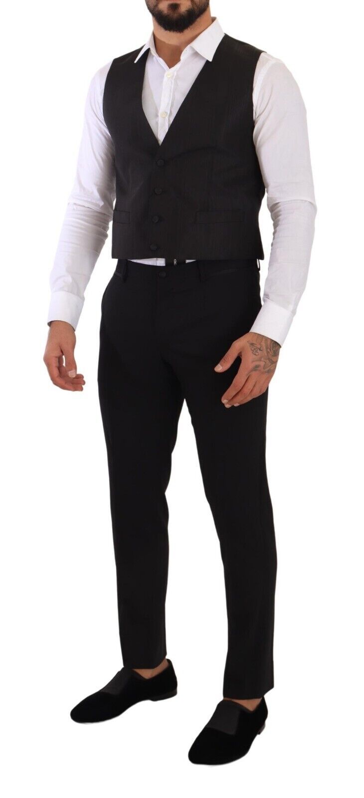 Gilet en soie gris Dolce & Gabbana, coupe slim, veste formelle élégante, détails raffinés et finition soignée visible.