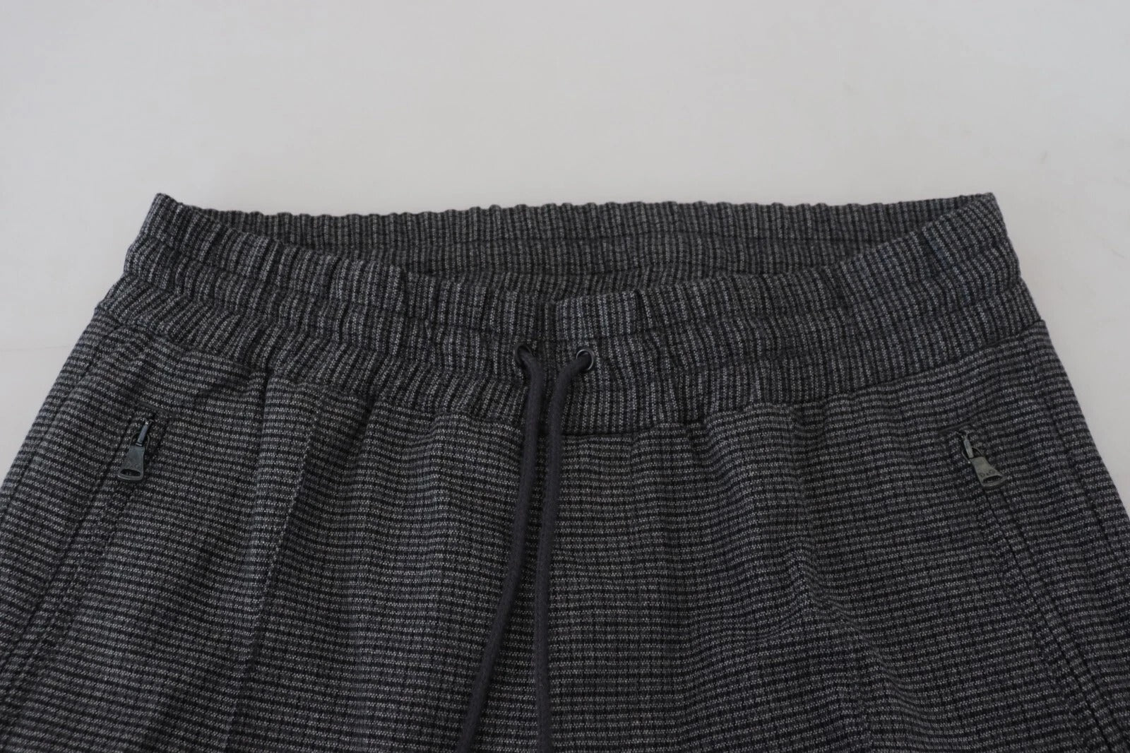 Pantalon skinny en laine gris à rayures de Dolce & Gabbana, pantalon élégant et ajusté pour femmes.