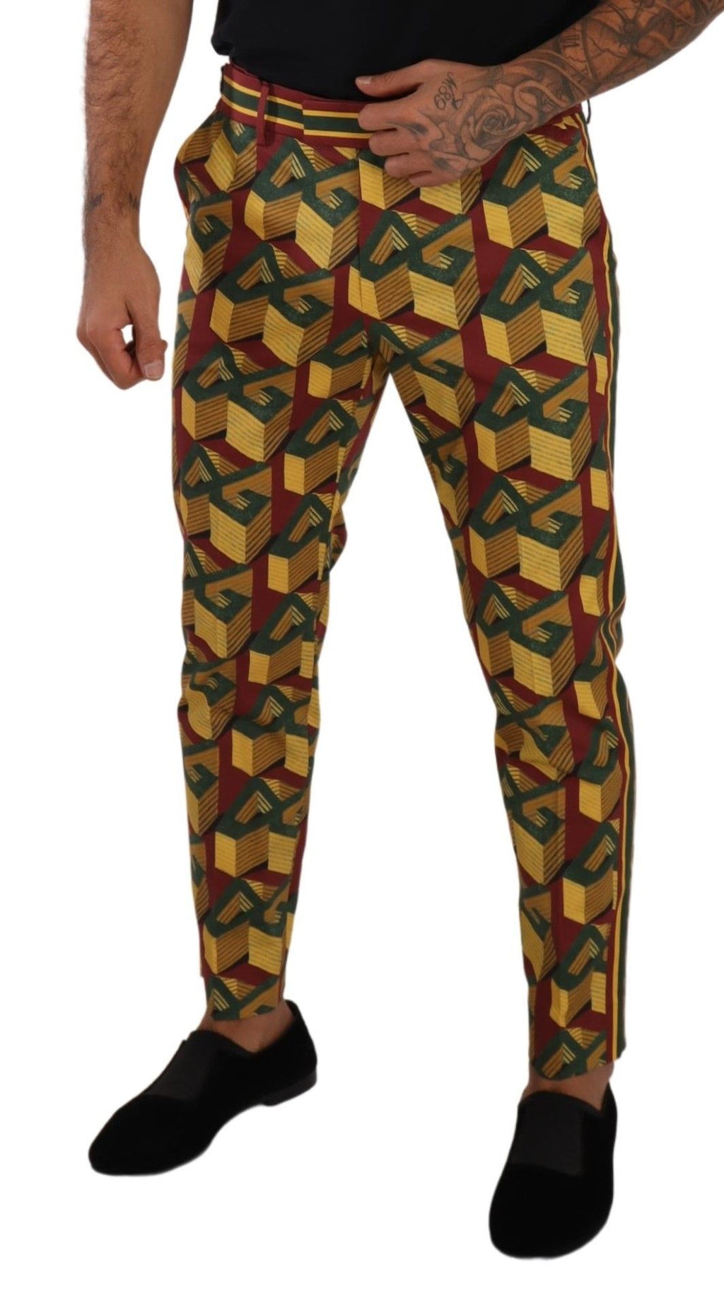 Pantalon en coton Dolce & Gabbana Logo Mania multicolore, coupe tapered, visible détails et logo sur le tissu.