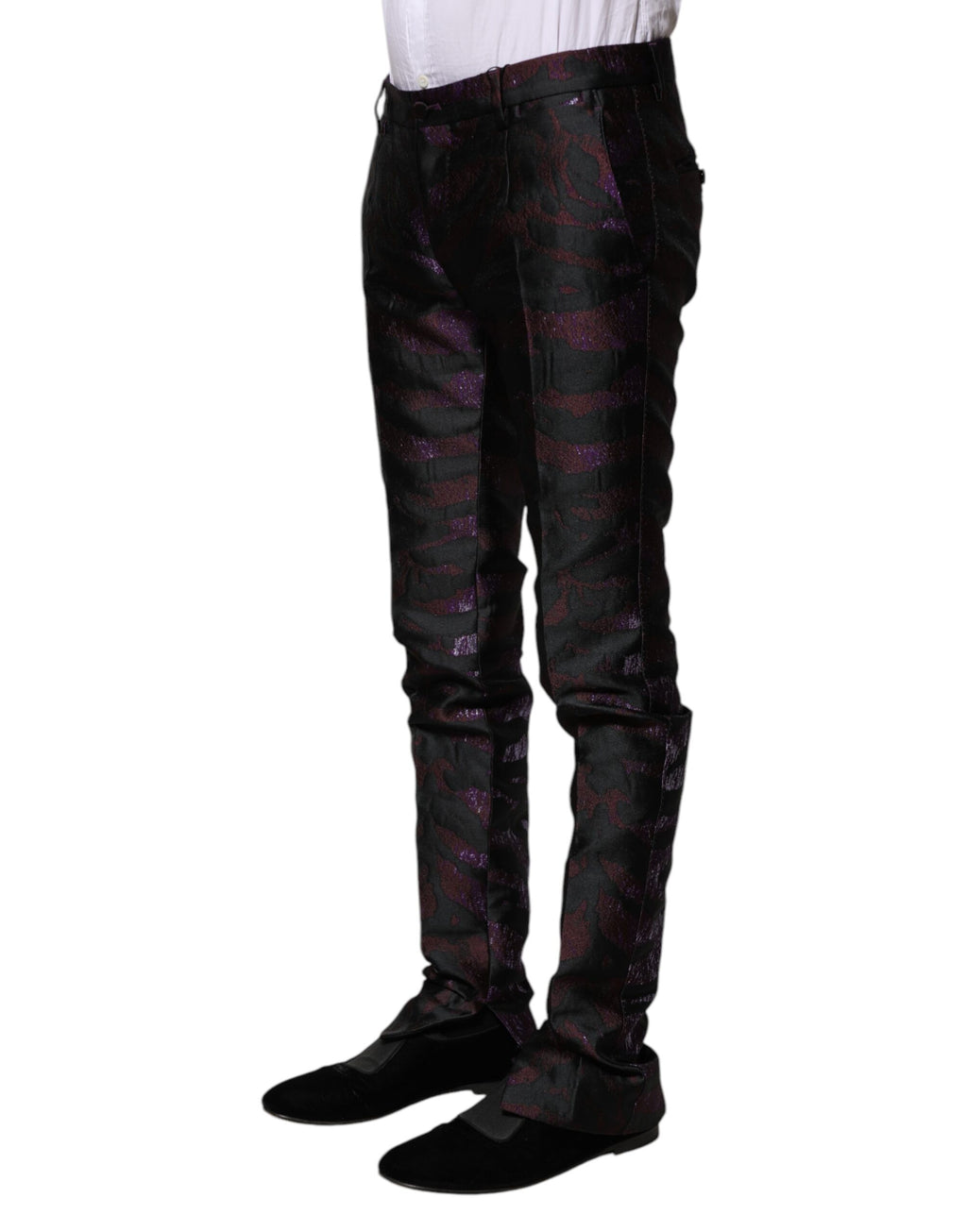 Pantalon en polyester multicolore à motif de Dolce & Gabbana, élégante et tendance, visible en gros plan sur un fond neutre.