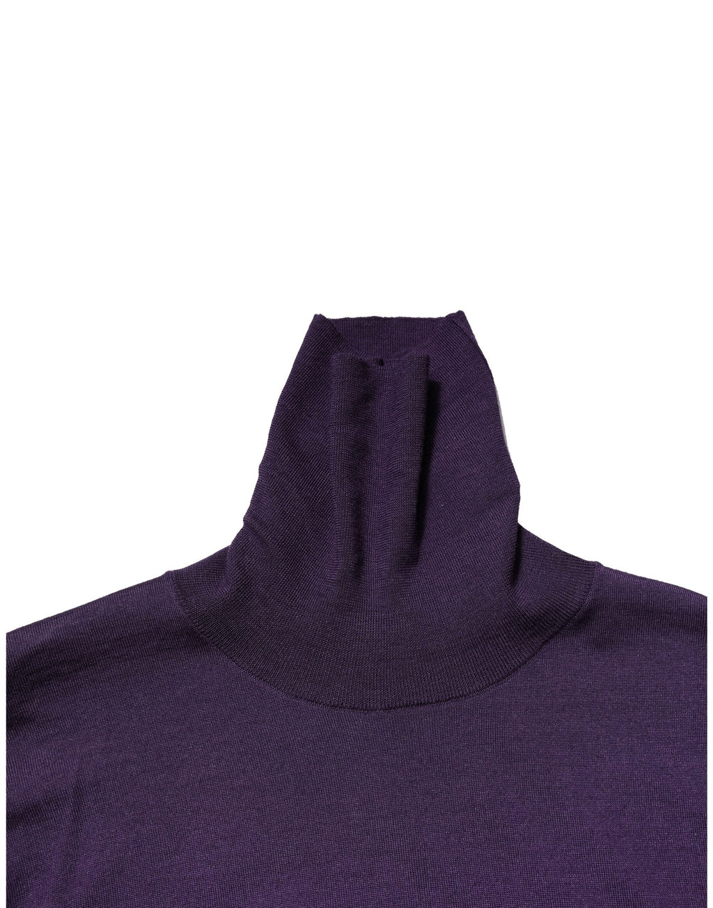 Pull en cachemire violet Dolce & Gabbana, col roulé, douceur et élégance visible sur le tricot.