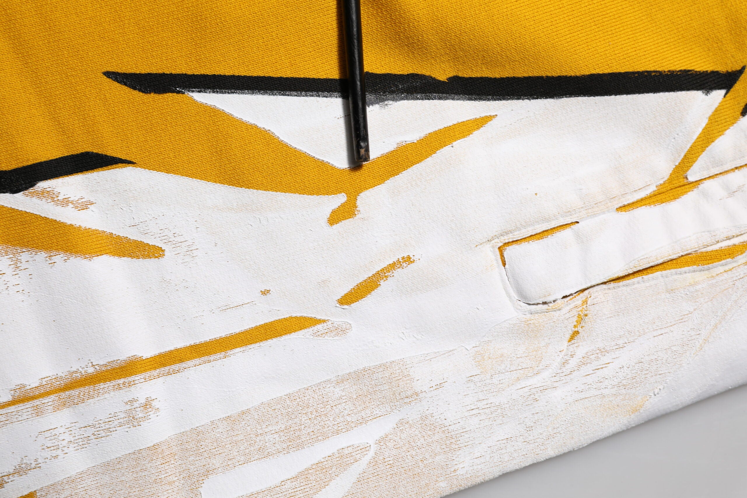 Pantalons jogging en coton jaune imprimé de Dolce & Gabbana, style décontracté et confortable.