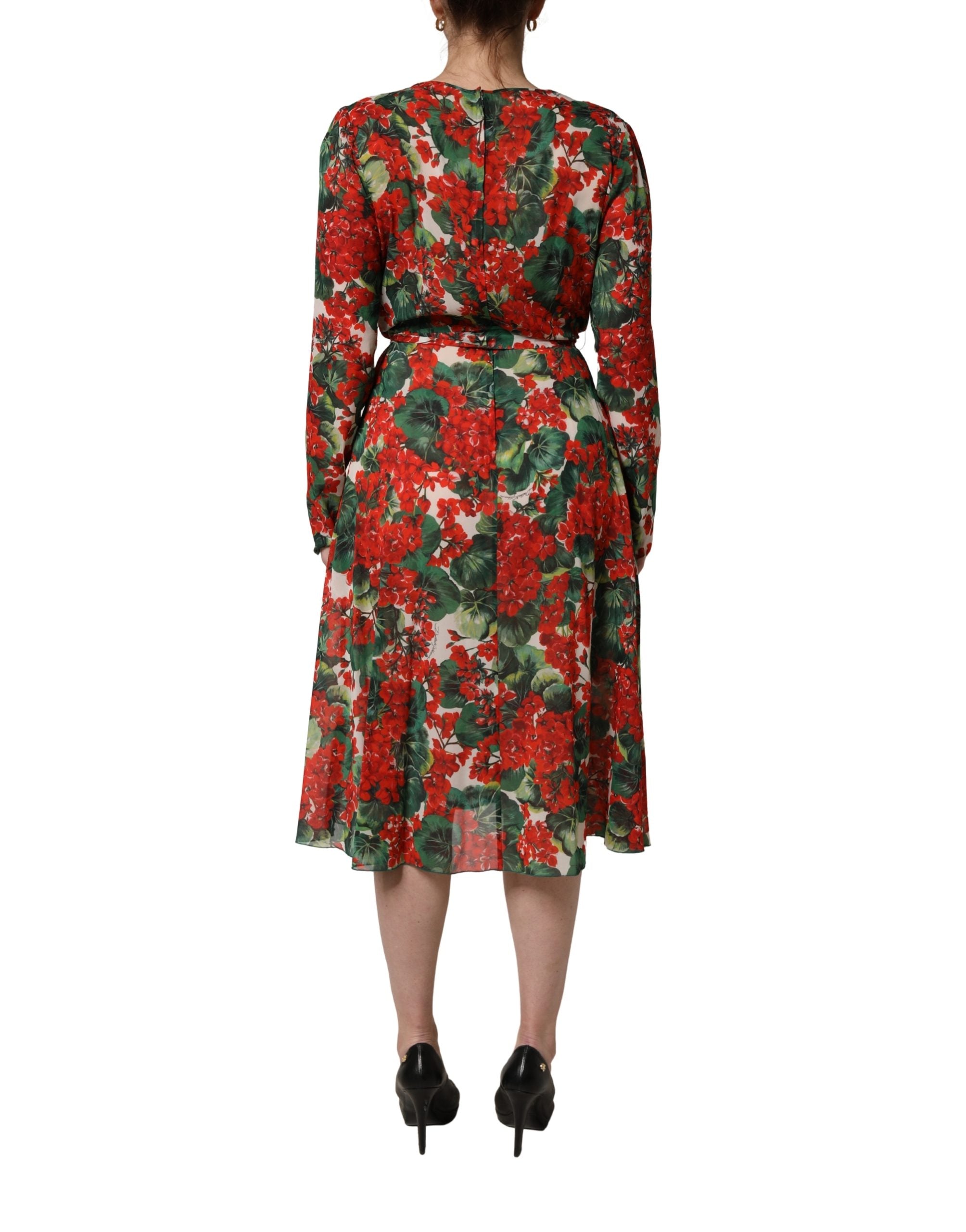 Robe longue à manches longues Dolce & Gabbana à fleurs multicolores avec décolleté en V, tissu léger et élégant.