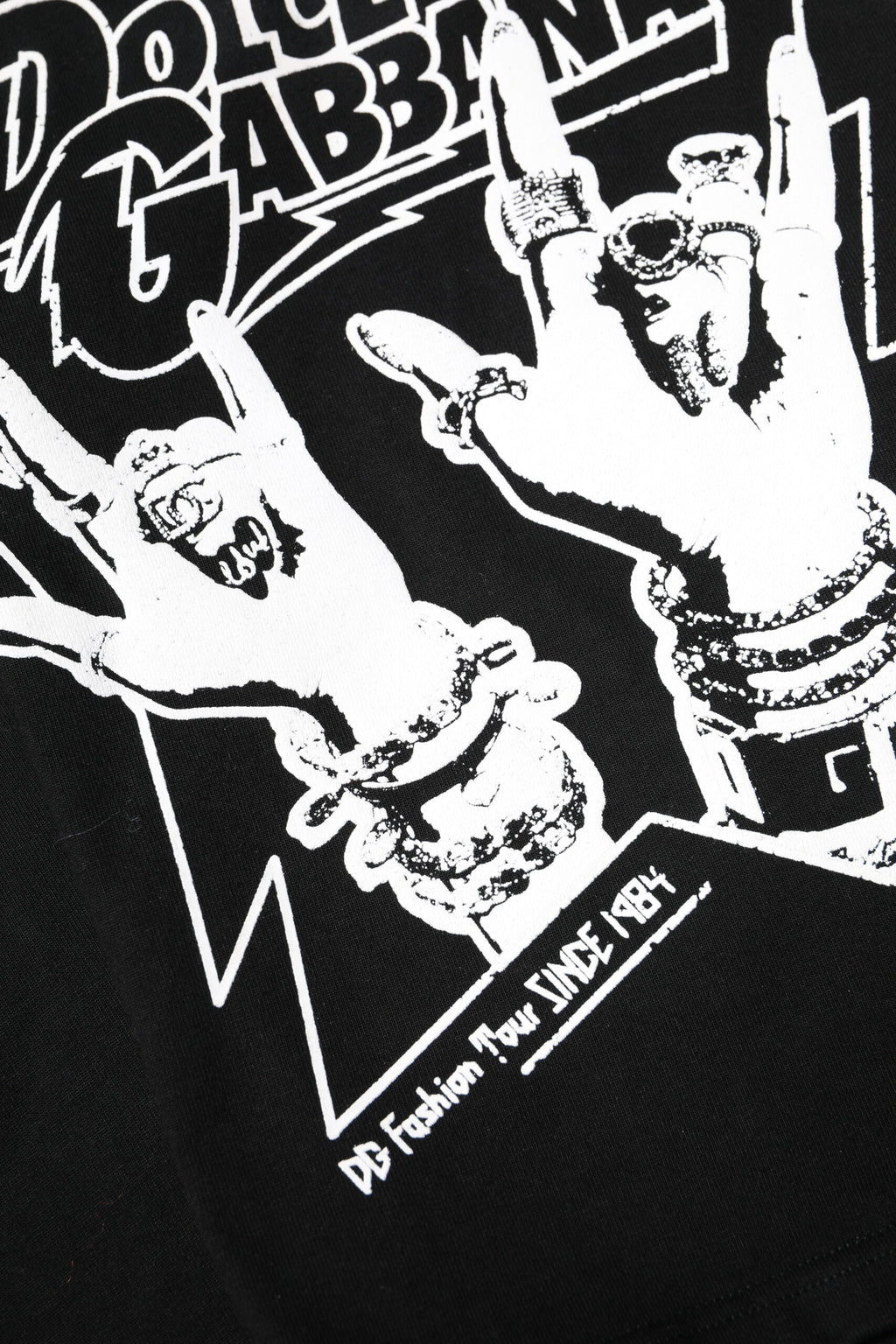 T-shirt Dolce & Gabbana en coton noir avec imprimé à manches courtes, style décontracté et moderne.