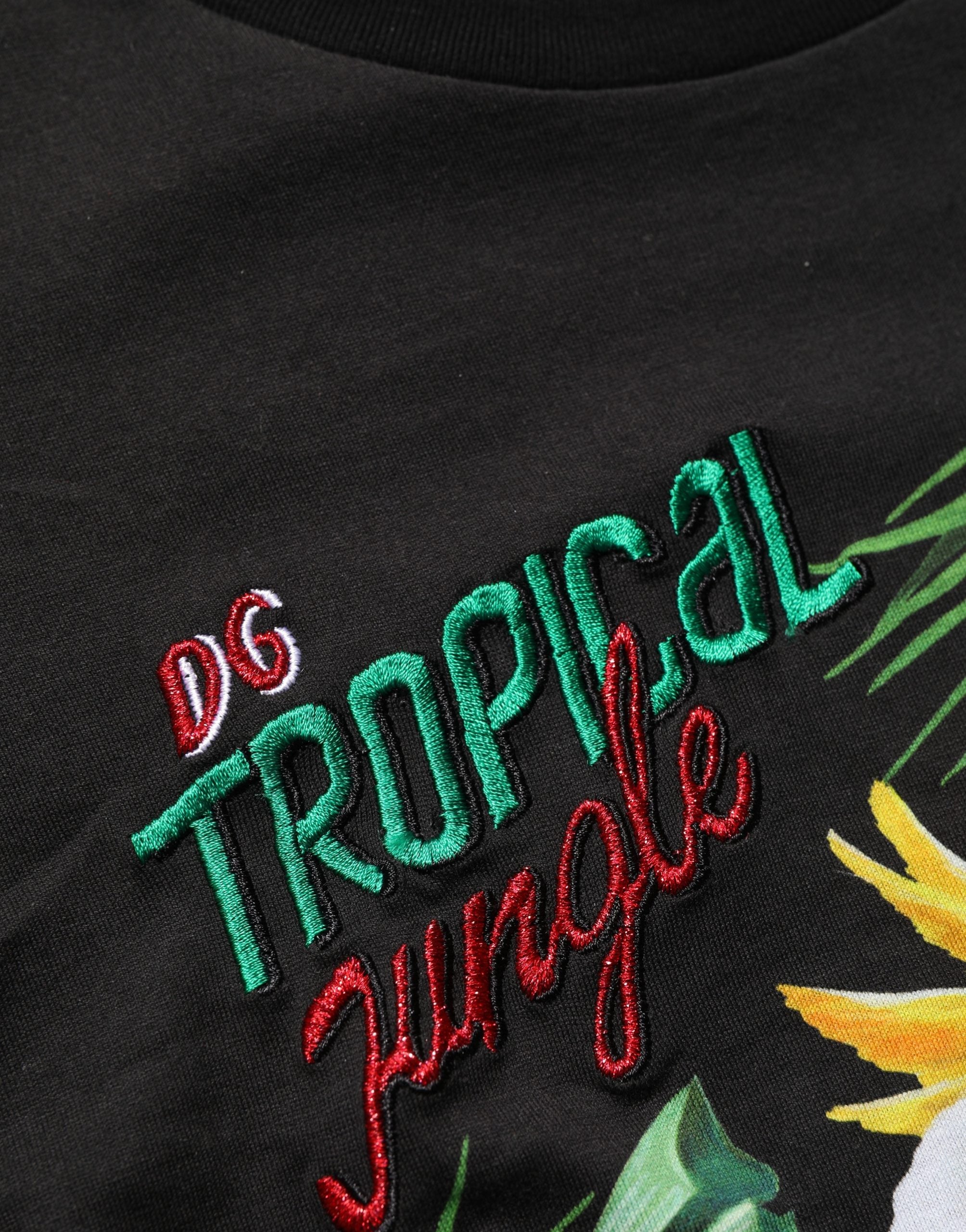 T-shirt rond noir Dolce & Gabbana avec motif tropical jungle, design élégant et graphique, vue d'ensemble du t-shirt.