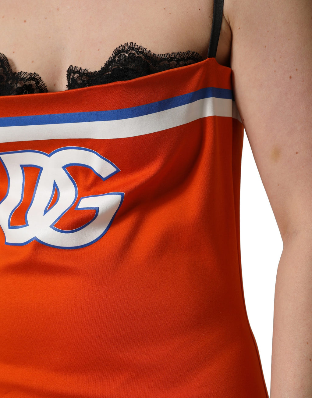Robe courte en coton orange Dolce & Gabbana, inspirée du ballon de football du Super Bowl, avec un design élégant et moderne.