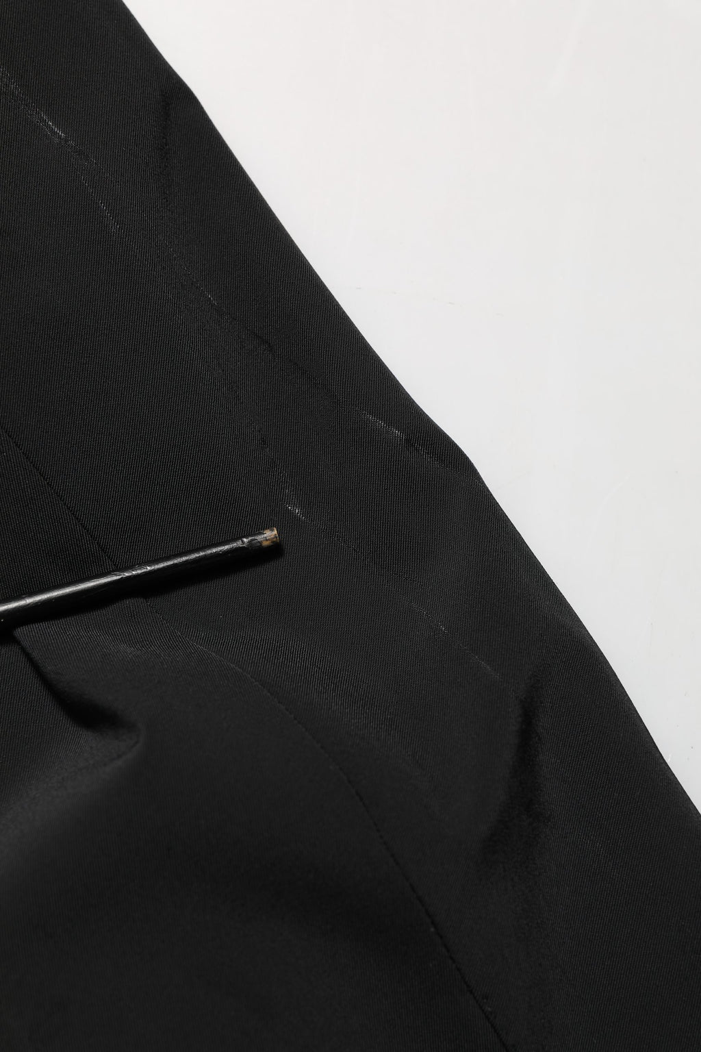 Manteau blazer noir Dolce & Gabbana à un seul bouton, manches longues et coupe élégante, vue de face.