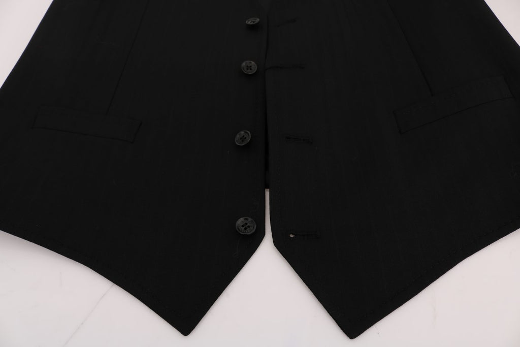 Gilet en laine stretch noir Dolce & Gabbana STAFF, coupe ajustée et détails élégants, porté sur un mannequin.