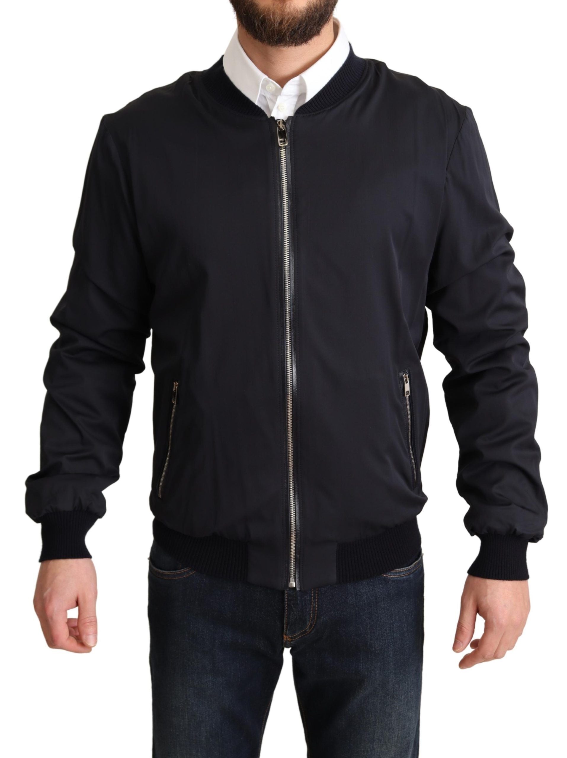 Veste courte en soie bleue Dolce & Gabbana pour hommes, bomber élégant avec fermeture éclair et col côtelé.