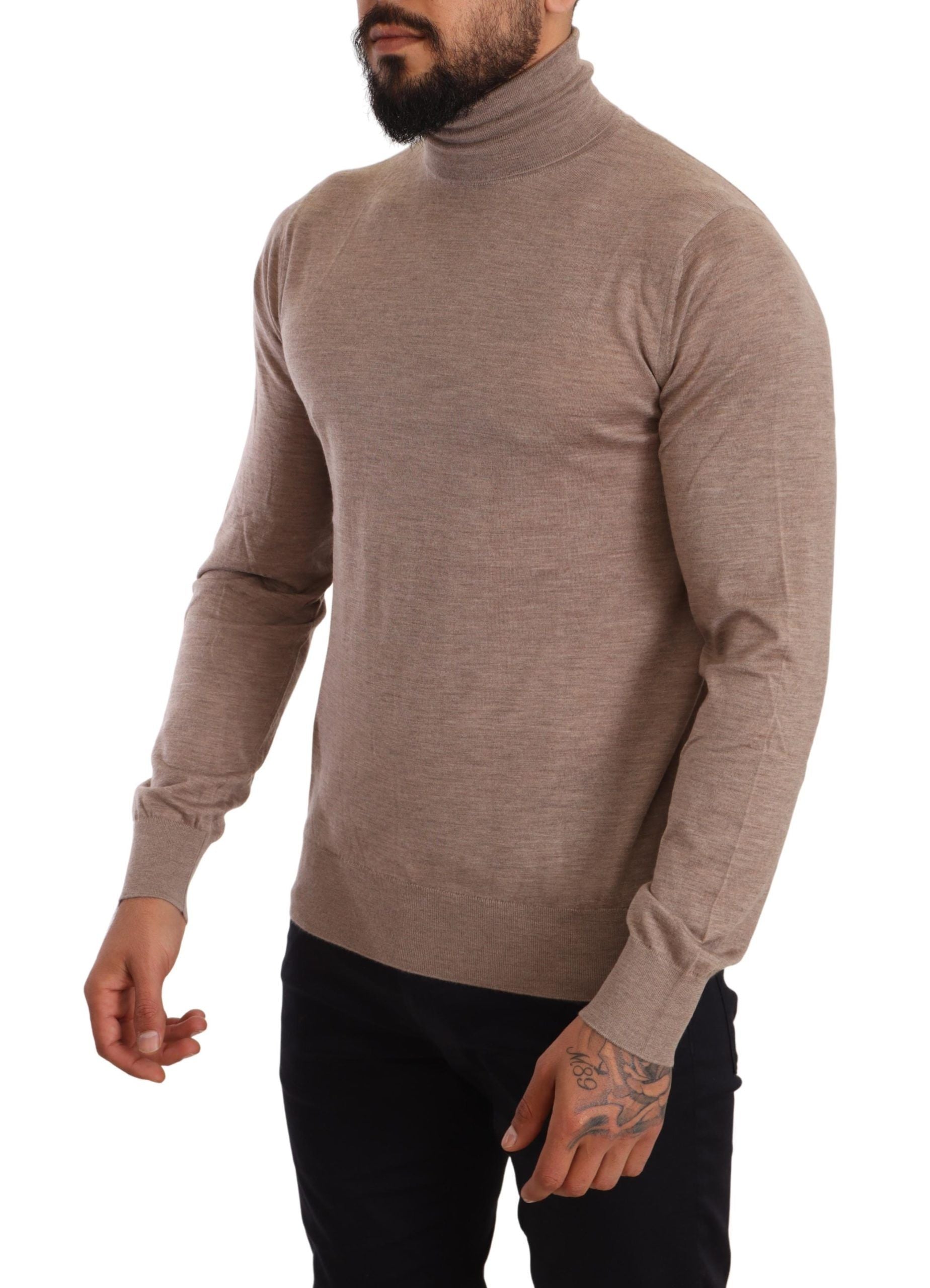 Pull en cachemire marron Dolce & Gabbana à col roulé, doux et chaud, en tissu élégant et confortable.