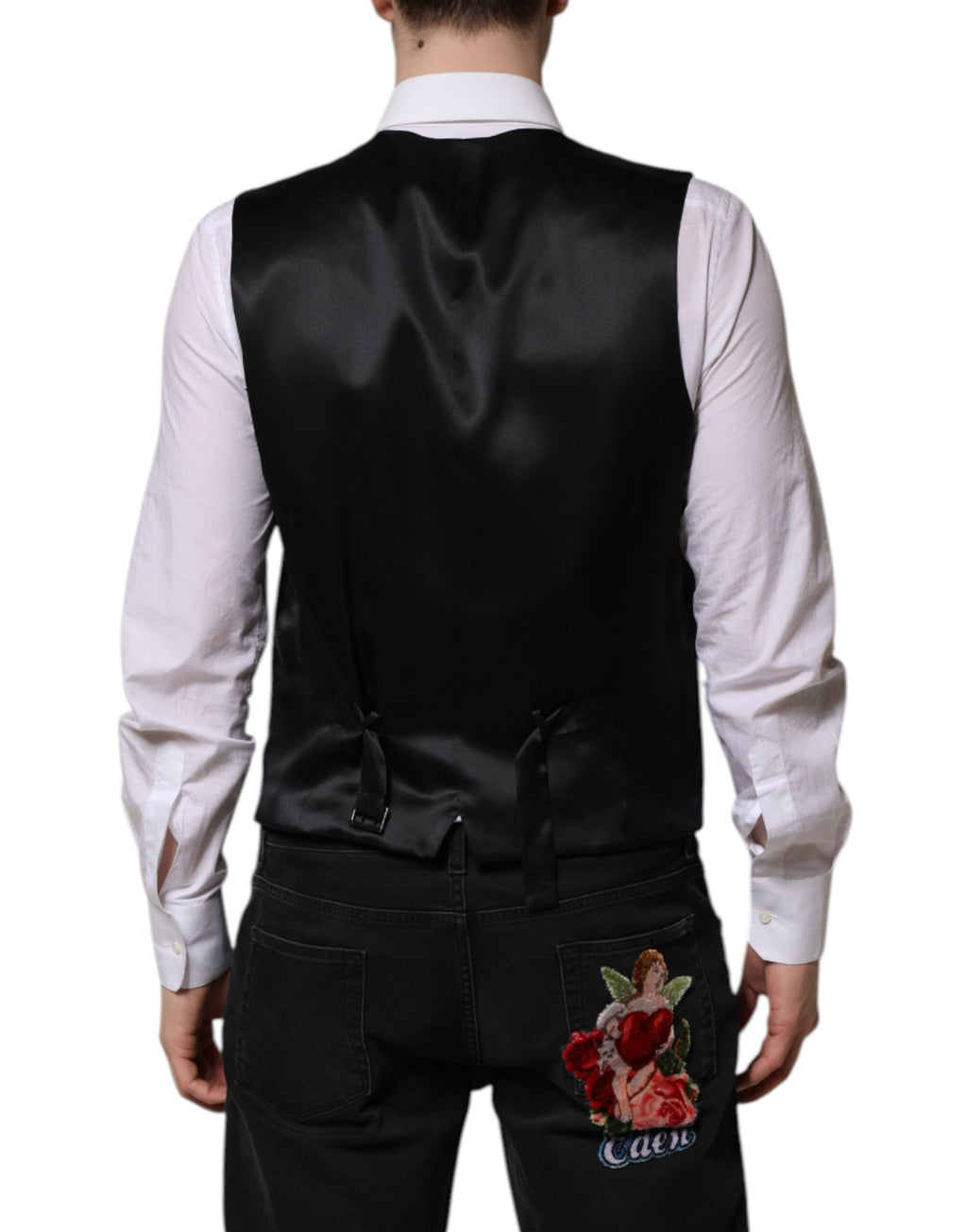 Gilet de costume homme Dolce & Gabbana marron foncé, élégant et formel, avec détails sophistiqués pour occasion spéciale.