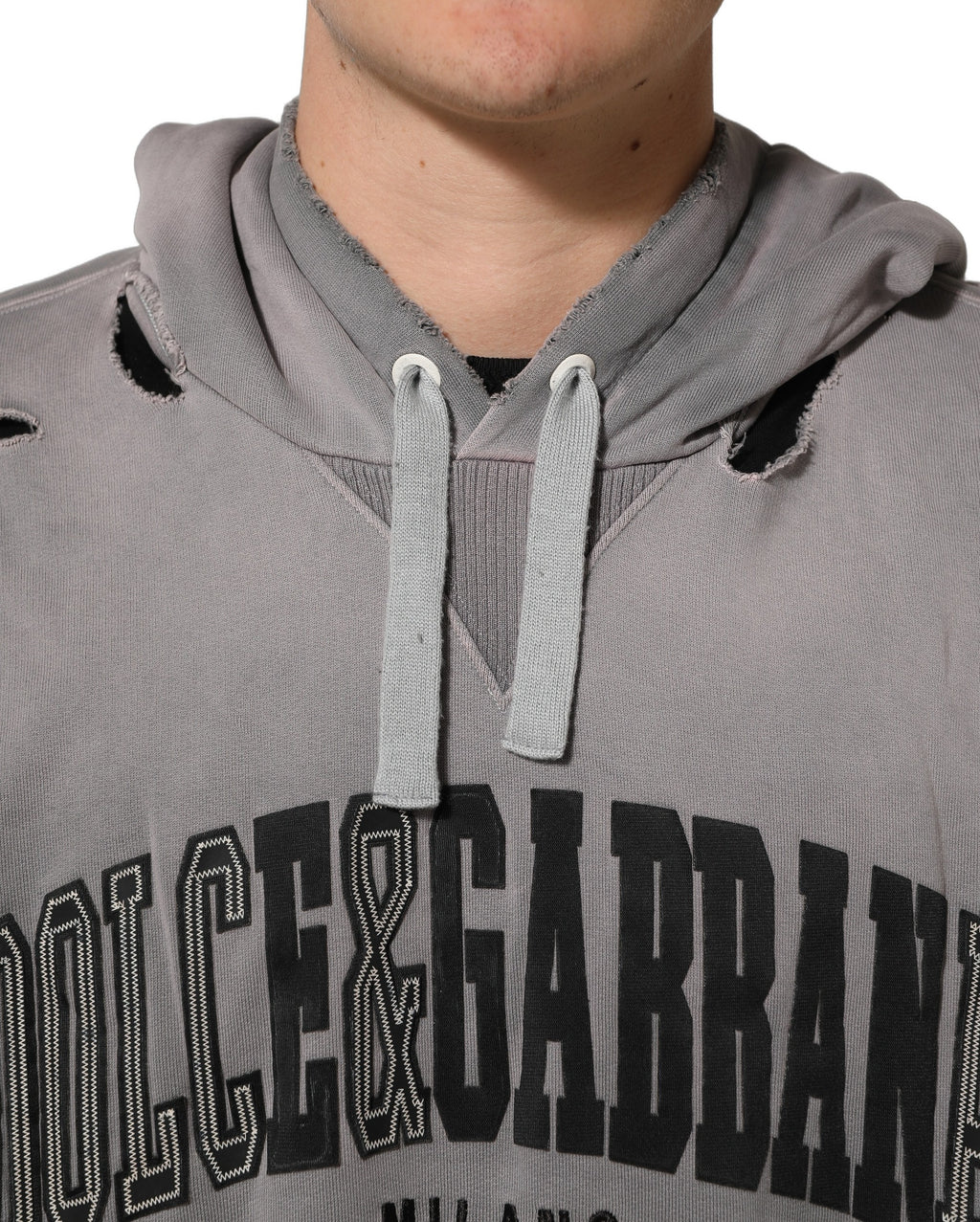 Sweat à capuche gris graphique pour homme de Dolce & Gabbana, pull décontracté avec logo et design moderne.