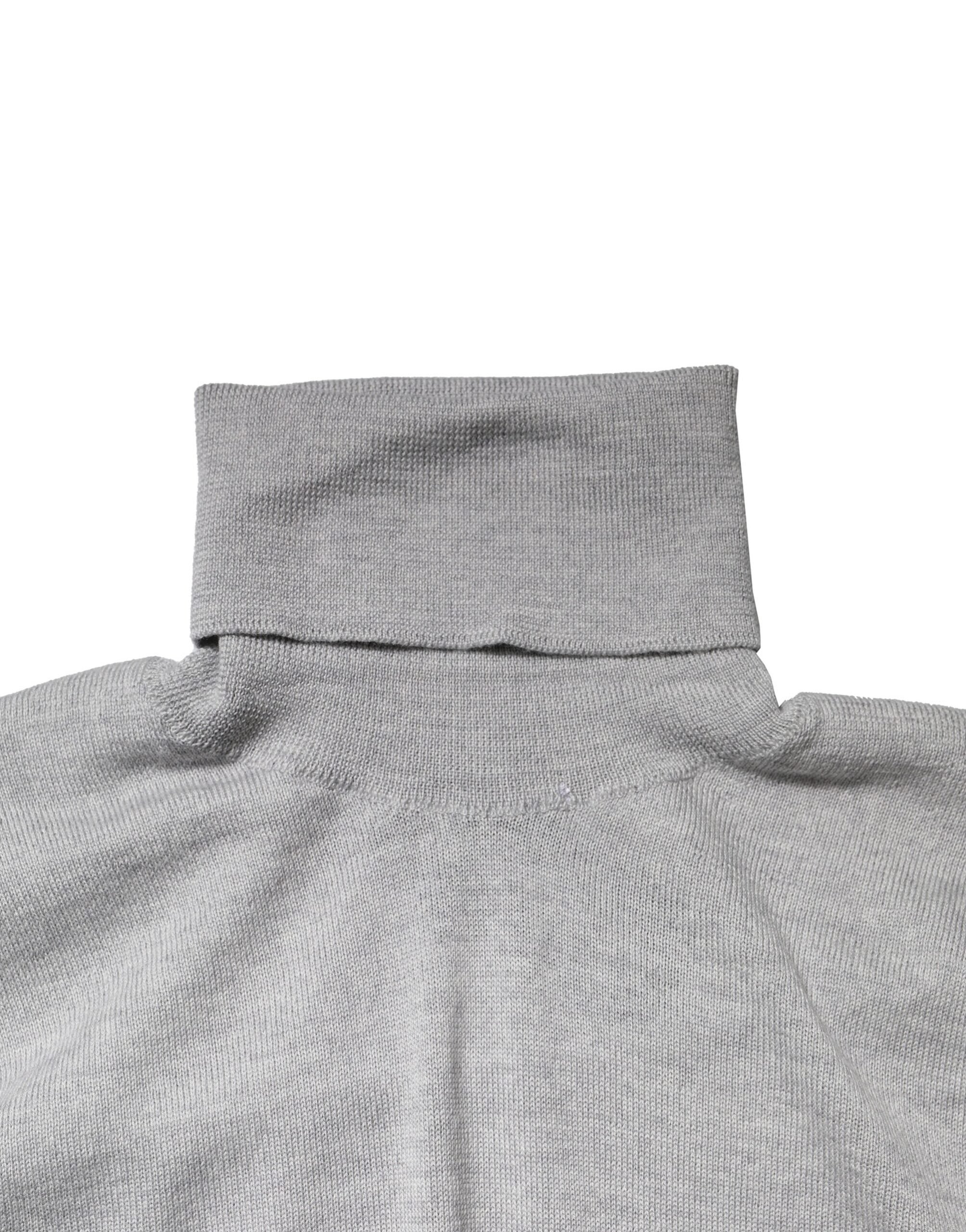 Pull noir à col roulé gris de Dolce & Gabbana, pull-over à manches longues, élégant et confortable.