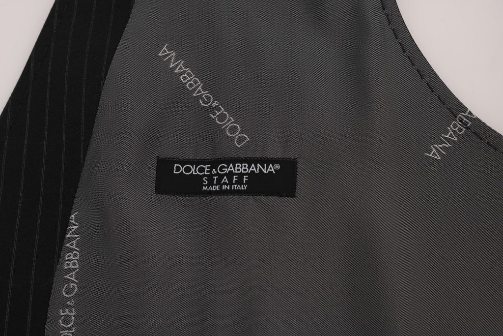 Gilet à rayures gris en coton Dolce & Gabbana staff, style élégant et décontracté, porté sur un mannequin.