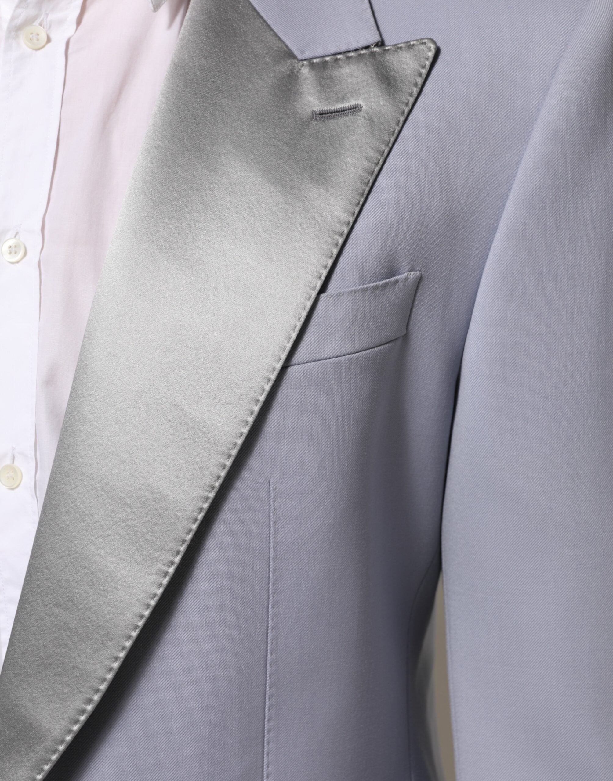 Costume homme Dolce & Gabbana Sicilia en laine grise avec deux boutons, blazer élégant et sophistiqué.