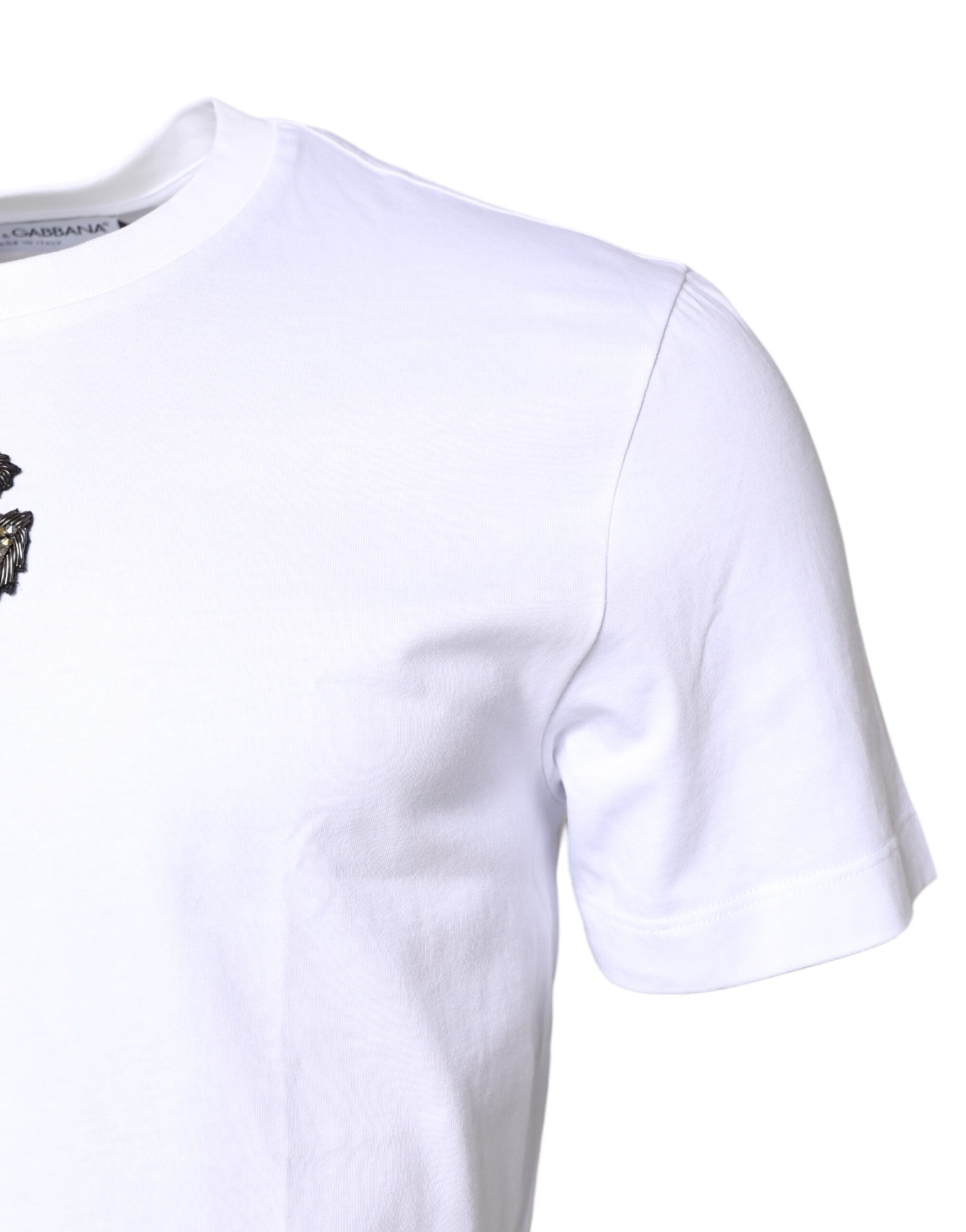 T-shirt blanc en coton Dolce & Gabbana avec broderie DG, col rond, style décontracté et élégant visible sur l'image.