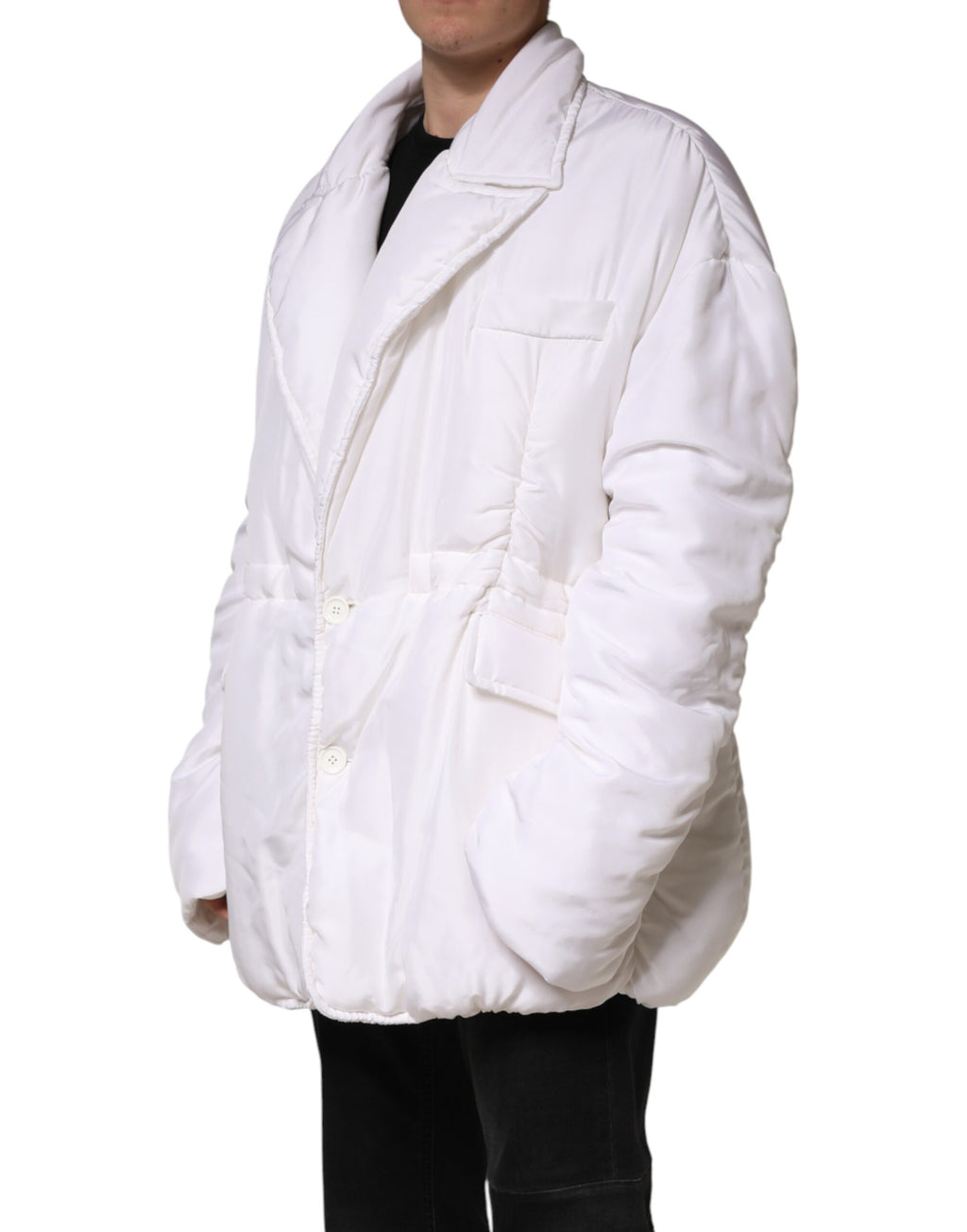 Parka homme Dolce & Gabbana en soie blanche, veste matelassée élégante avec capuche et fermeture éclair.