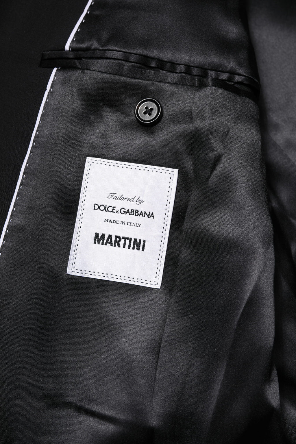 Veste de costume noire Dolce & Gabbana Martini à double boutonnage, élégante et sophistiquée, vue de face.