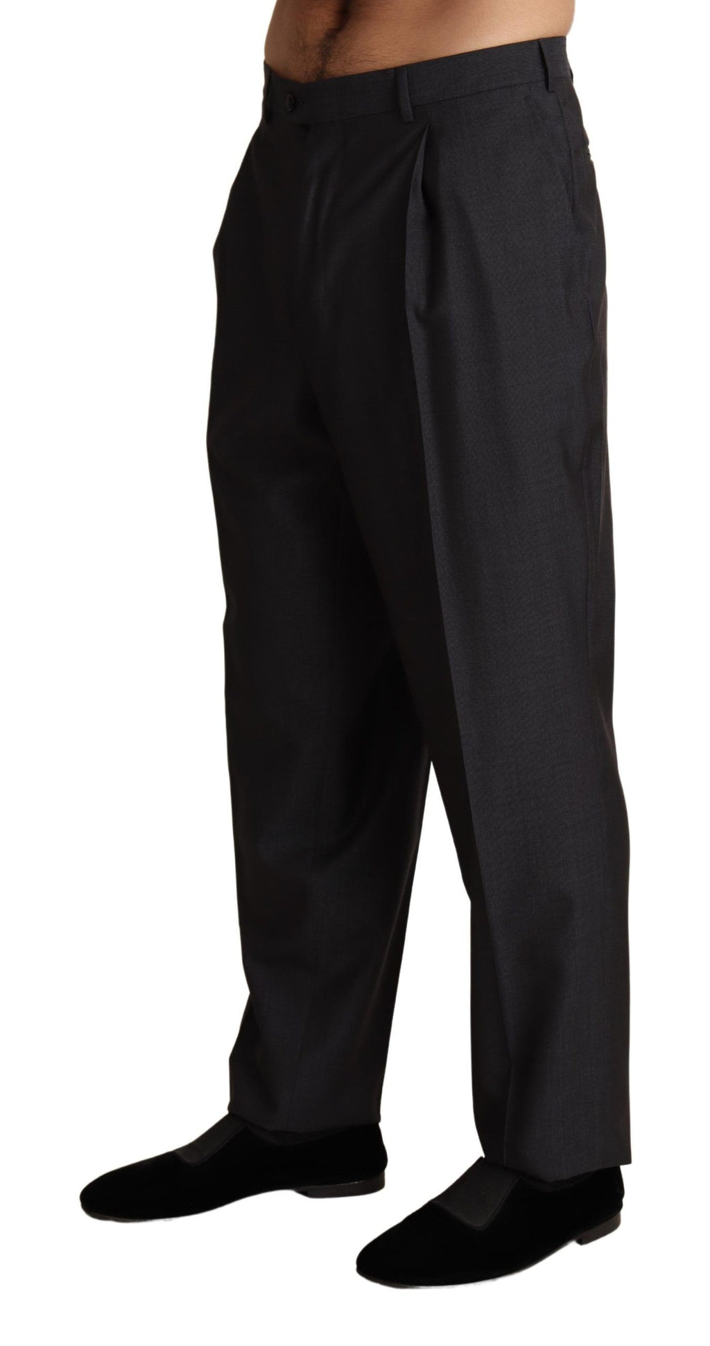 Pantalon formel en laine mélangée gris de Dolce & Gabbana, coupe élégante et tissu de qualité visible sur l’image.