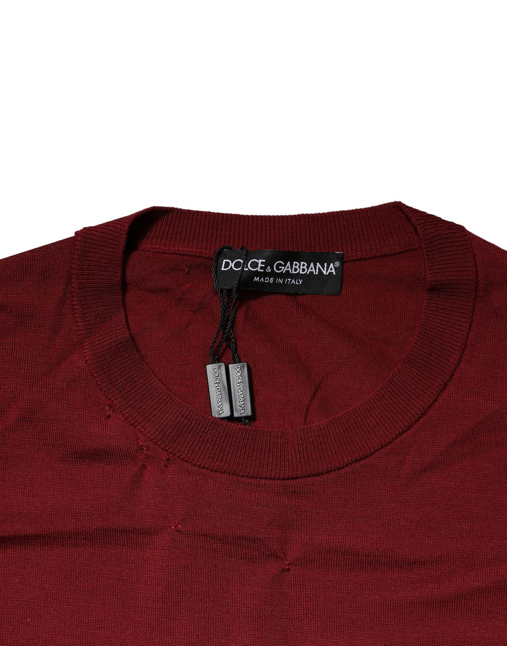 Sweatshirt en cachemire bordeaux Dolce & Gabbana à col rond, douceur et élégance pour un style sophistiqué.