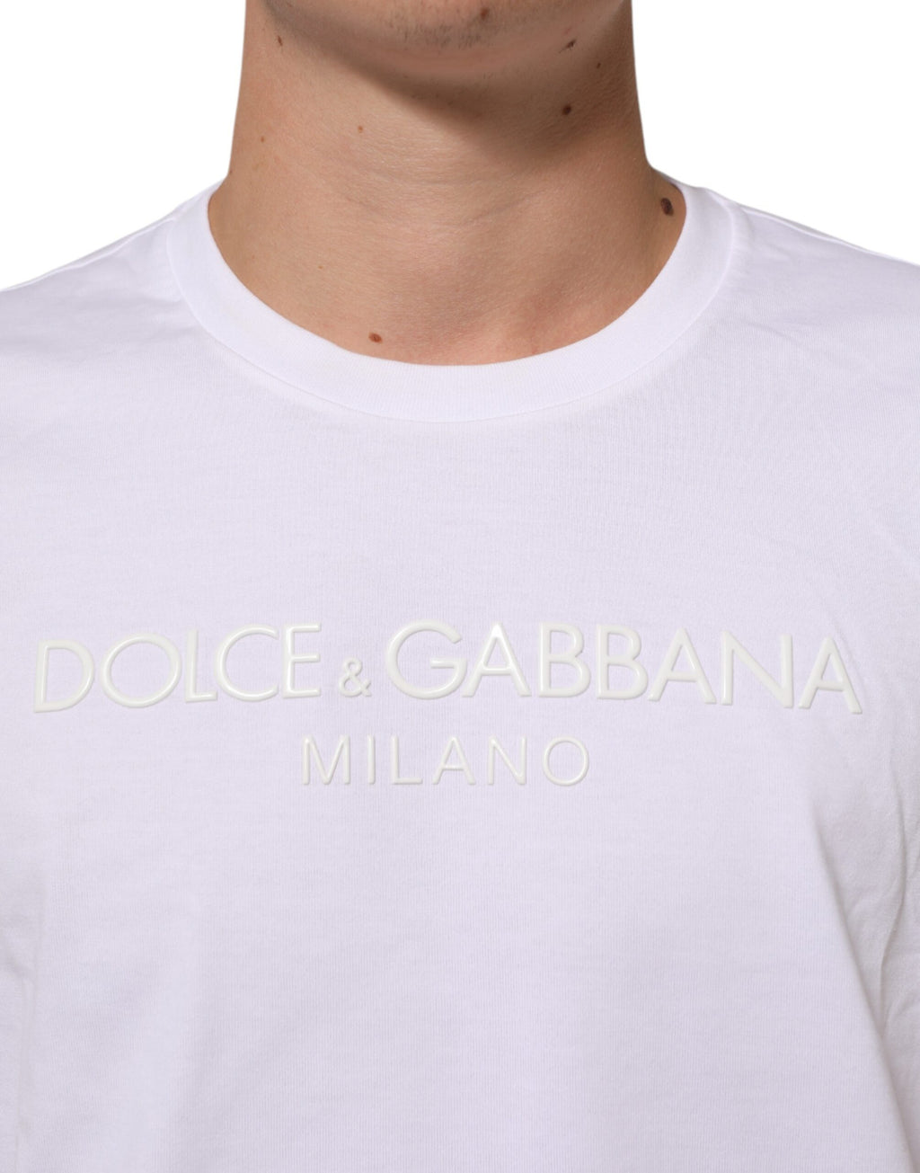 T-shirt blanc en coton à col rond et manches courtes de Dolce & Gabbana, vue de face, élégant et simple.