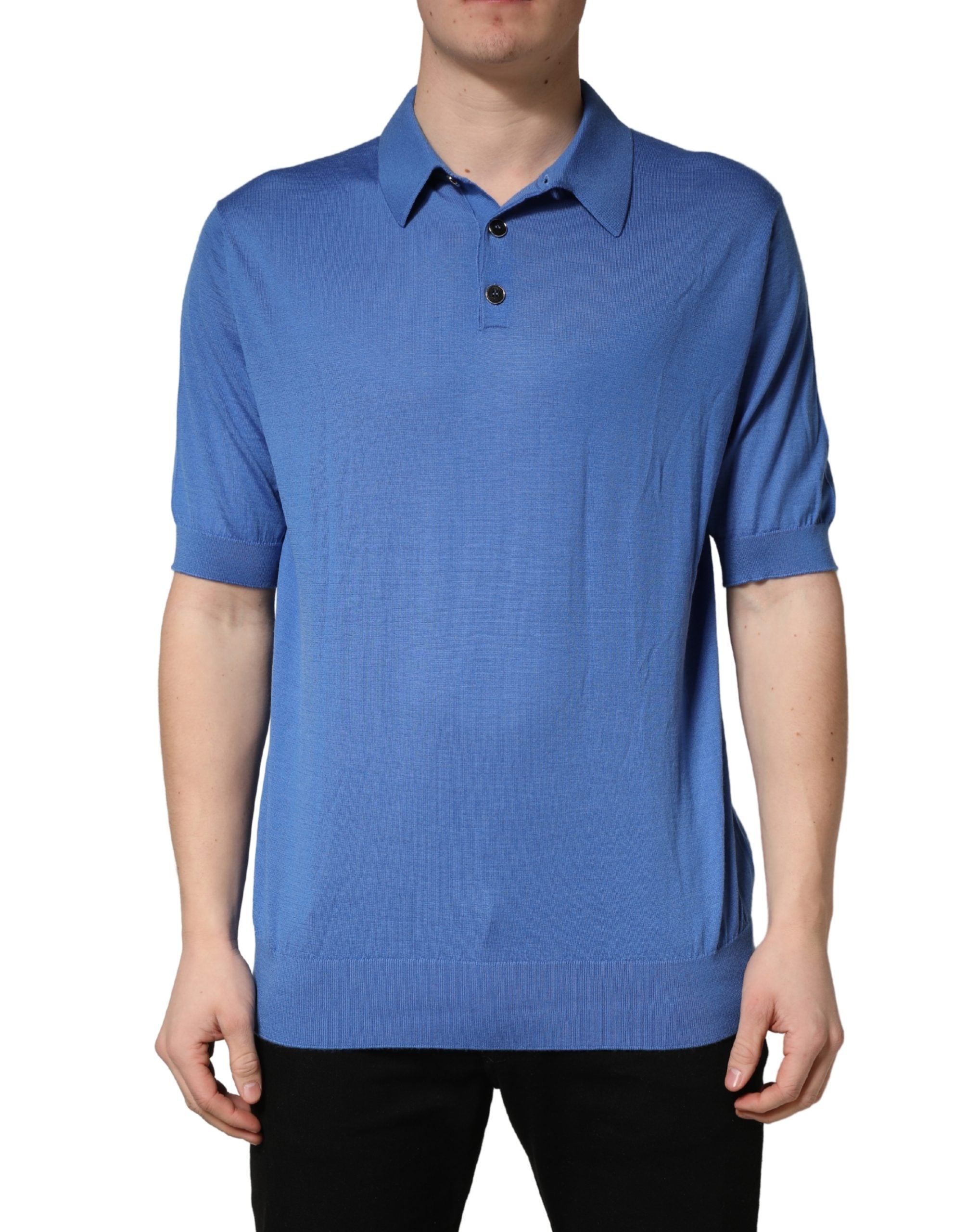 Polo Dolce & Gabbana en cachemire bleu à manches courtes, élégant et confortable, vue de face.