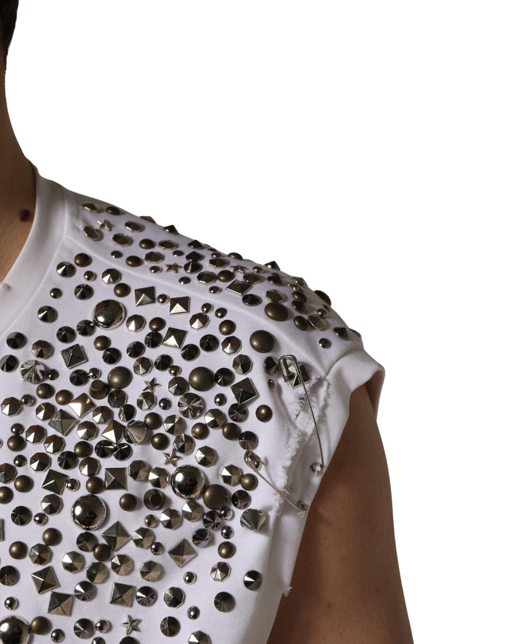T-shirt sans manches Dolce & Gabbana blanc avec strass, col rond, design élégant et brillant, vue de face.