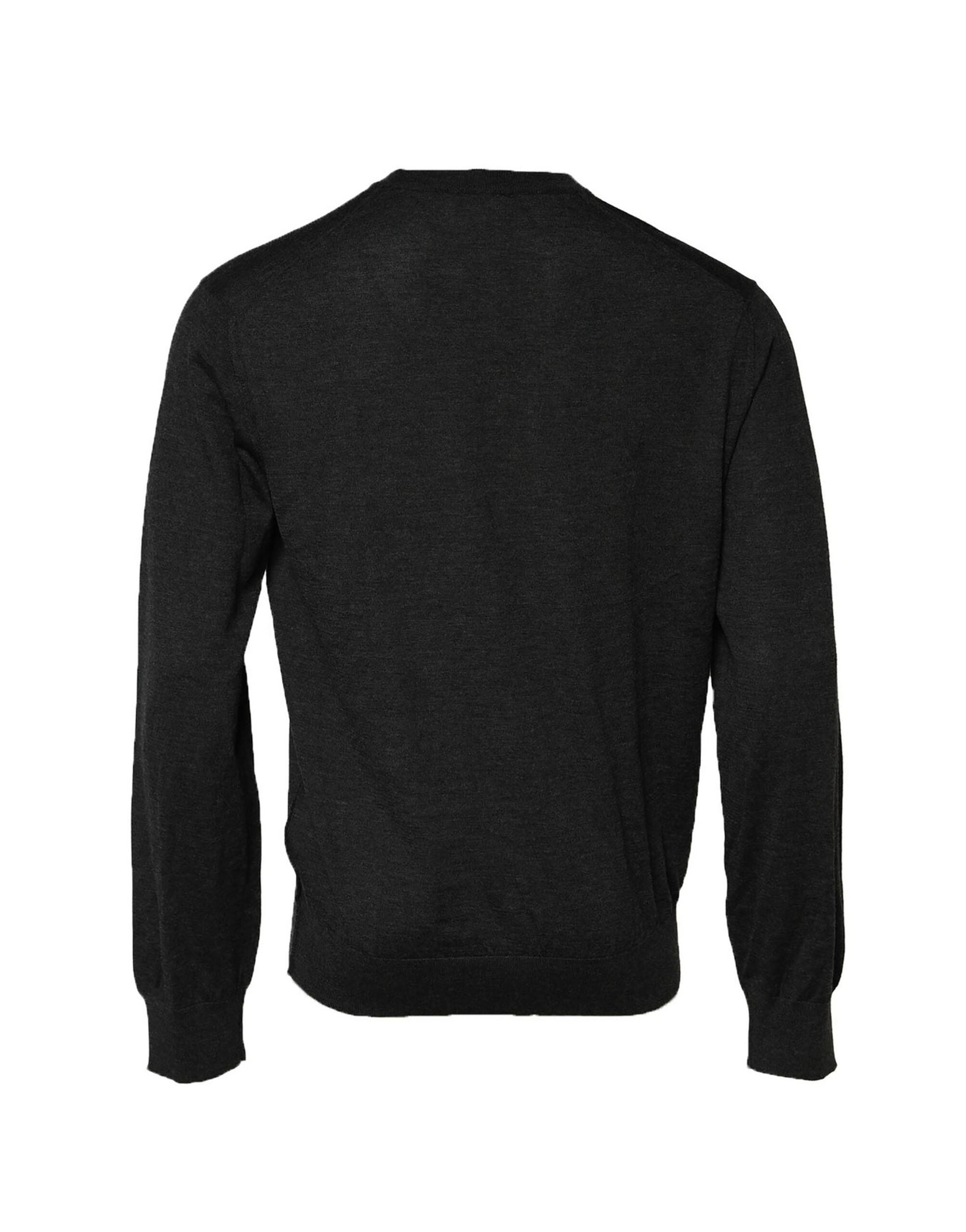 Pull à manches longues gris Dolce & Gabbana, col rond, en laine douce, élégant et confortable.