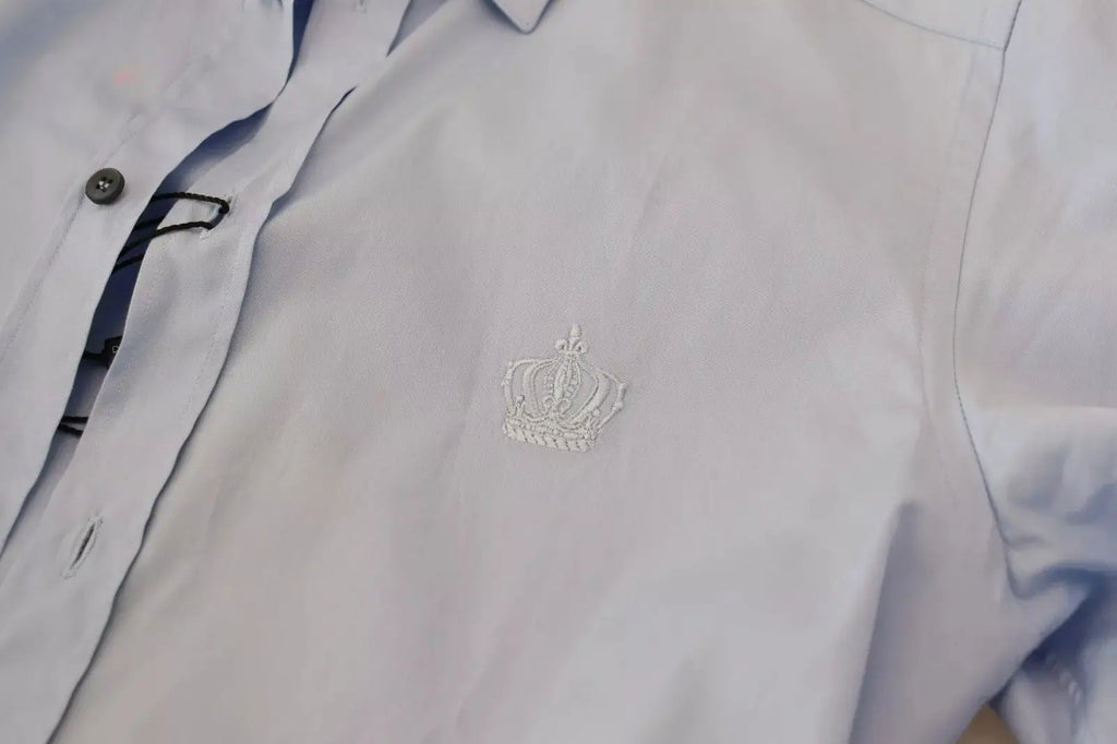 Chemise slim fit en coton bleu clair dolce & gabbana avec un embleme couronne blanc brodé sur la poitrine