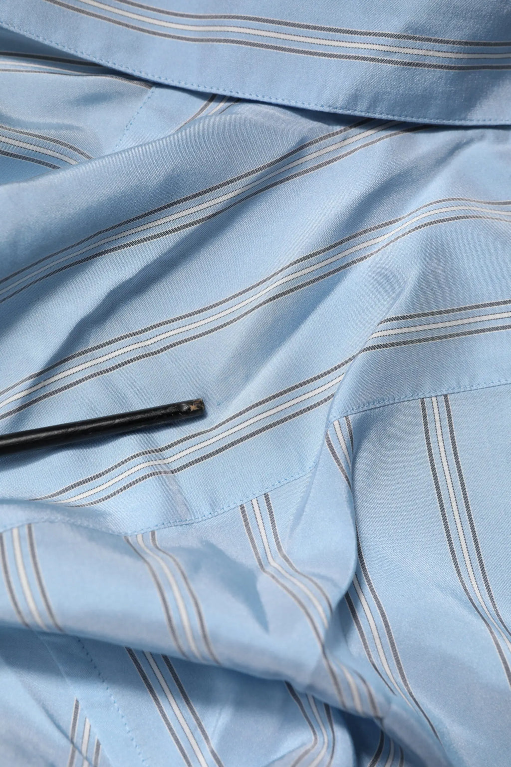 Chemise de ville dolce & gabbana légère bleu clair à fines rayures grises et blanches pour homme