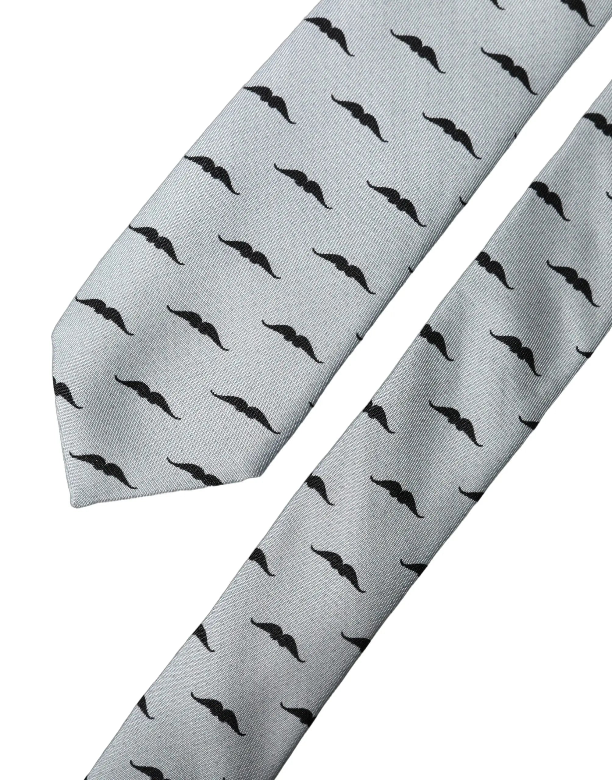 Cravate ajustable en soie gris clair dolce & gabbana avec motif répétitif de moustaches noires